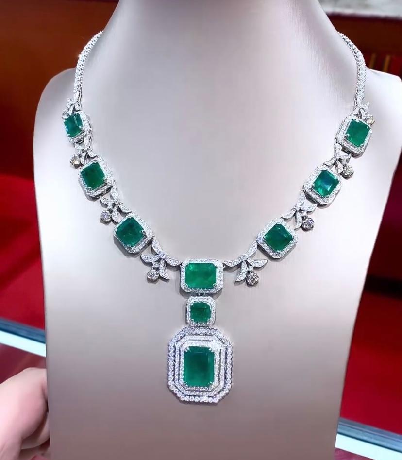 Emerald Cut Certified 51.00 Carats Zambian Emeralds  8.90 Ct Diamonds 18k Gold Necklace For Sale