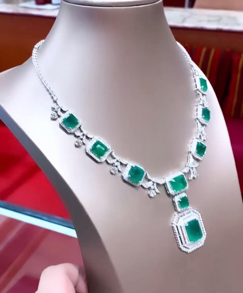 Women's Certified 51.00 Carats Zambian Emeralds  8.90 Ct Diamonds 18k Gold Necklace  For Sale