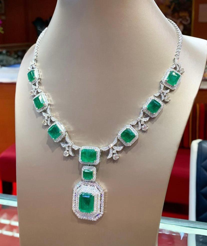 Certified 51.00 Carats Zambian Emeralds  8.90 Ct Diamonds 18k Gold Necklace  For Sale 3