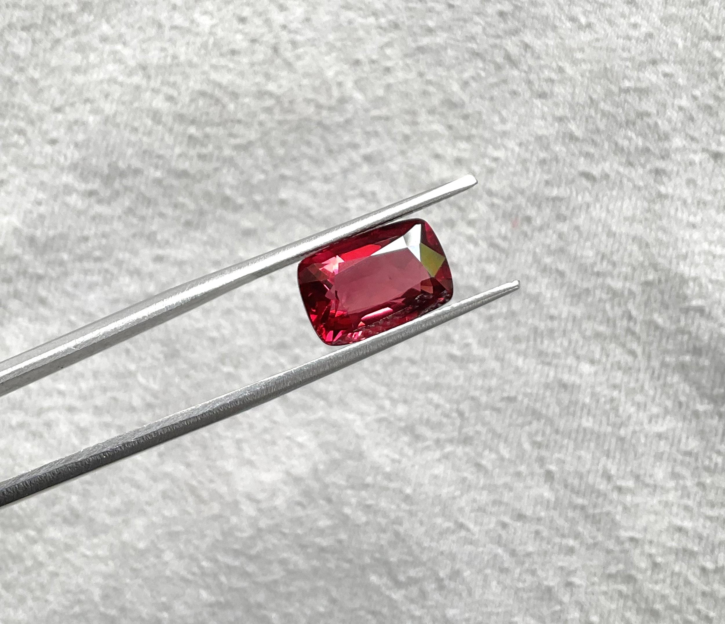 Cushion Cut certified 5.11 carats burmese red spinel natural cushion cut stone natural gem For Sale