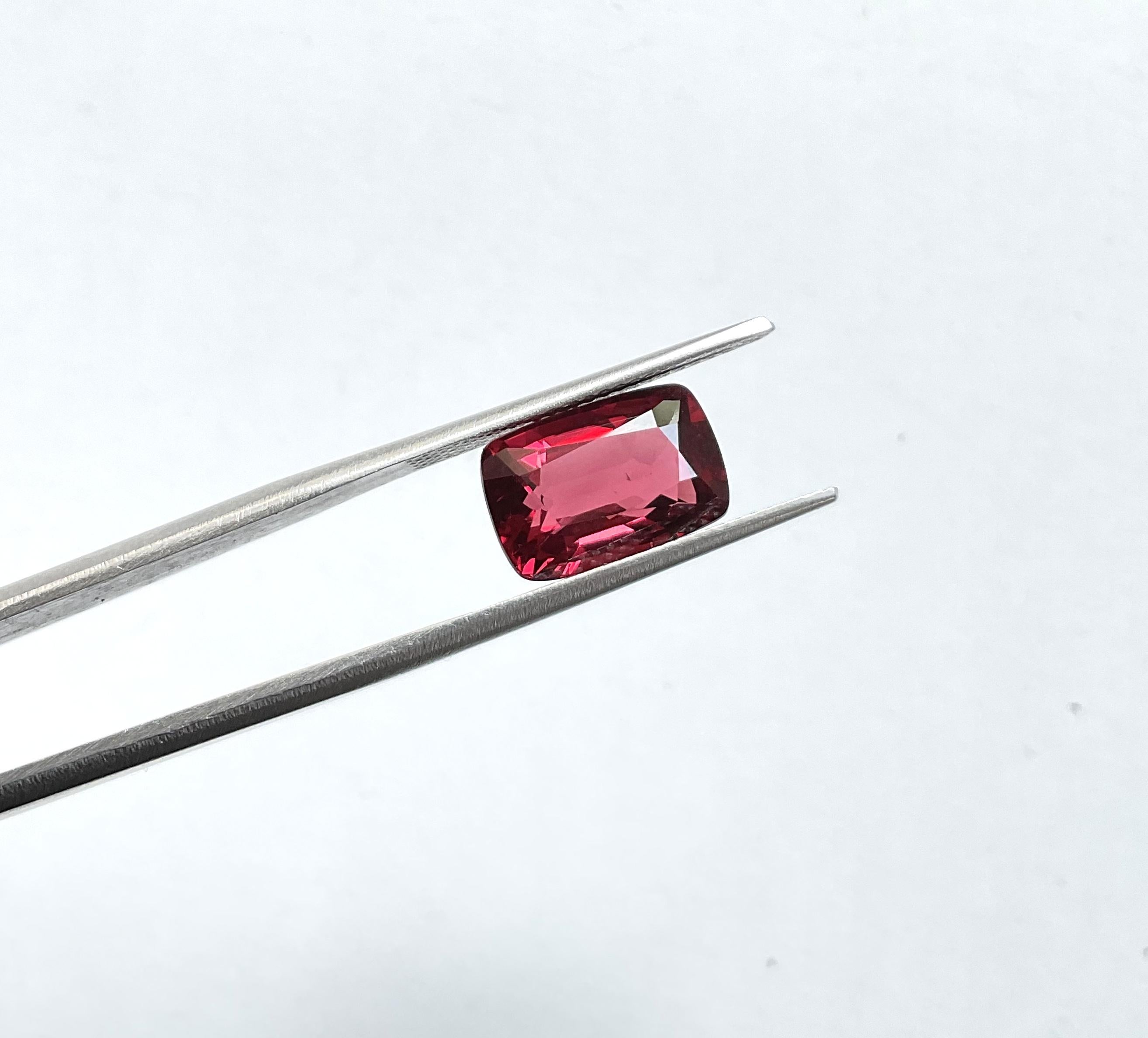 Women's or Men's certified 5.11 carats burmese red spinel natural cushion cut stone natural gem For Sale