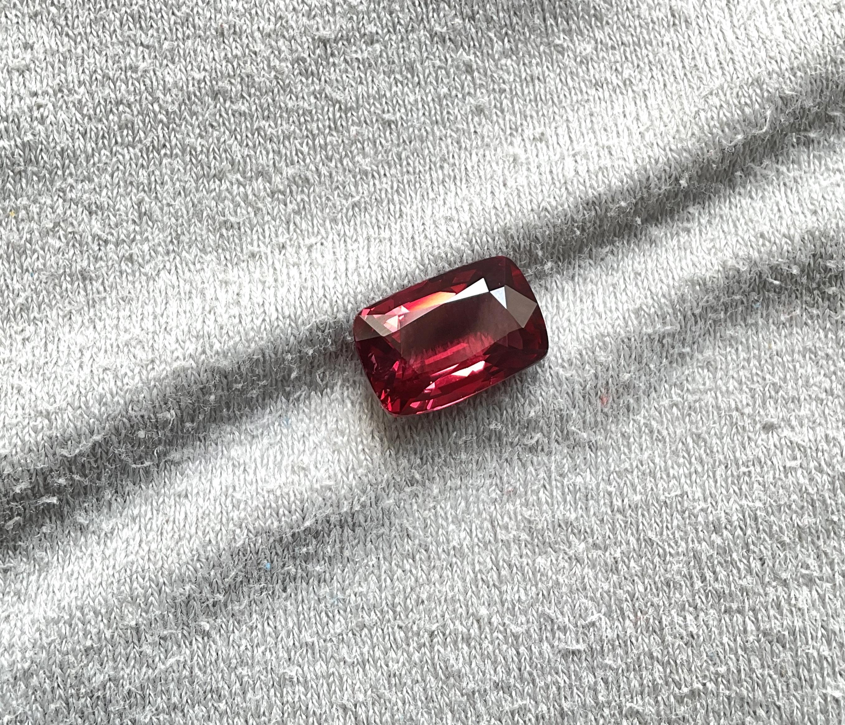 certified 5.11 carats burmese red spinel natural cushion cut stone natural gem For Sale 2