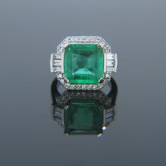 Certified 5.11 Carat Colombian Emerald and Diamonds White Gold Ring