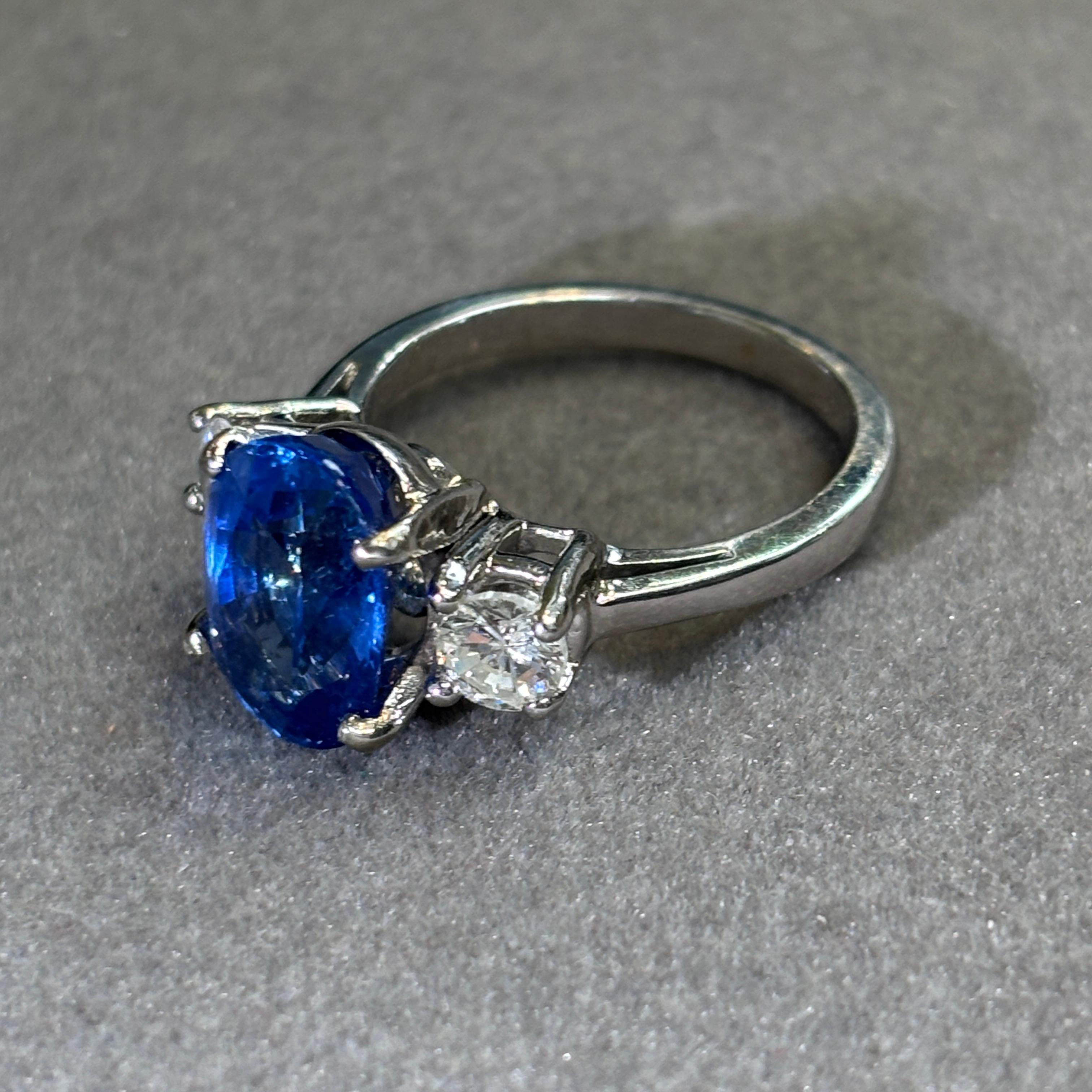 Anello con zaffiro e diamante taglio ovale certificato 5,12 in vendita 3
