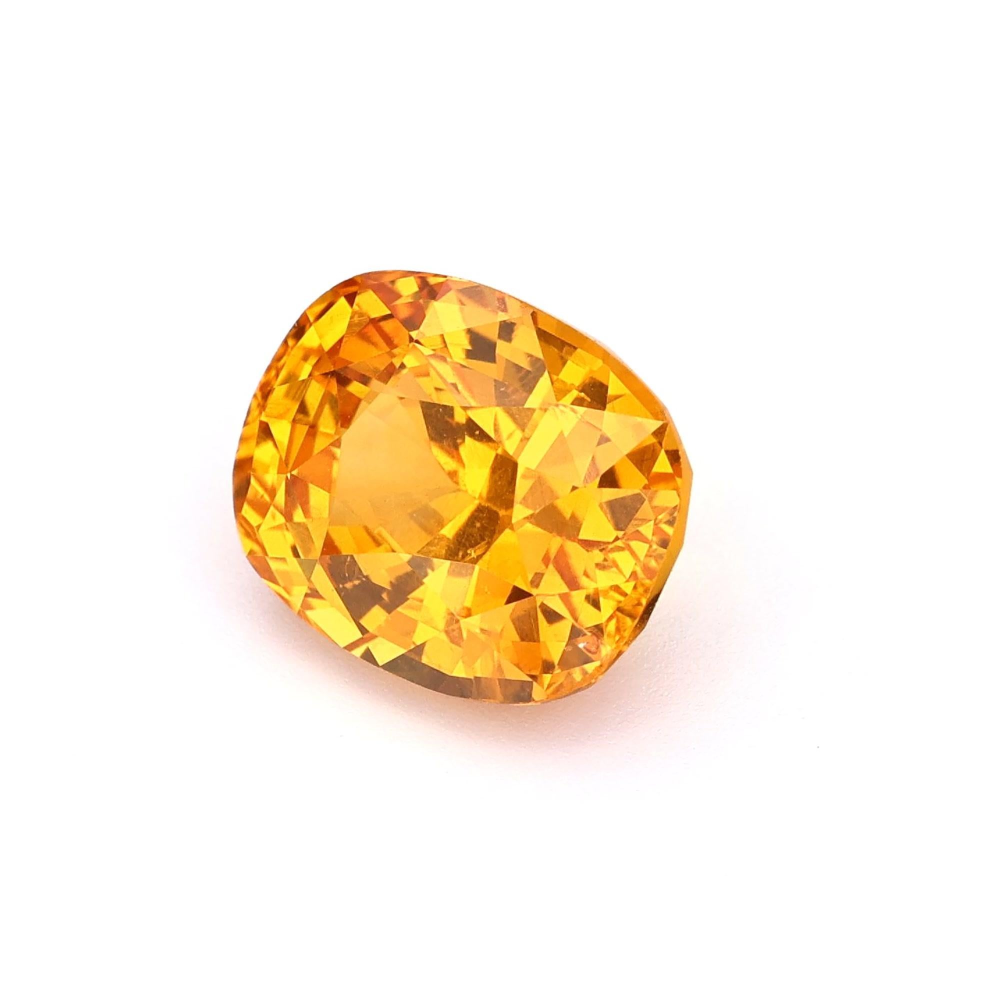 Modern Certified 5.15 ct Natural Yellow Sapphire Ceylon Origin Ring Stone For Sale