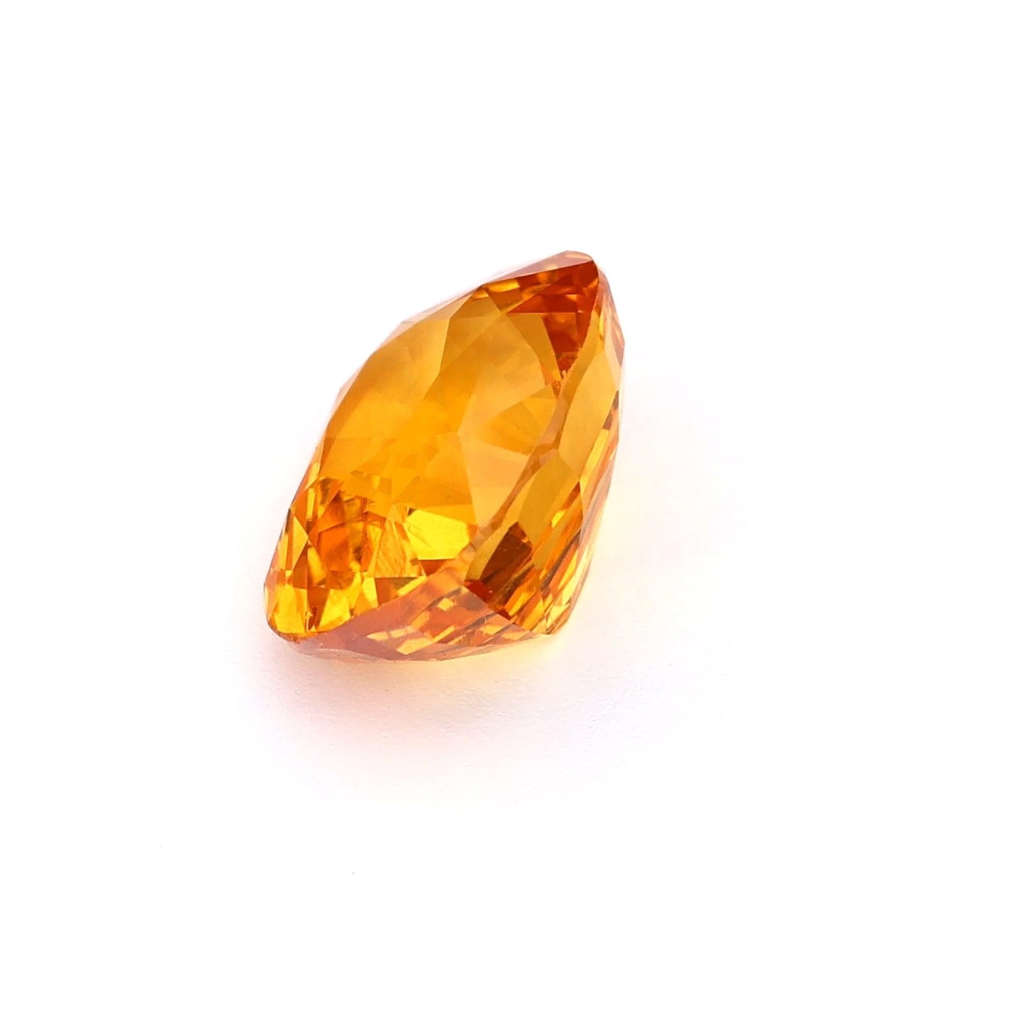 Certified 5.15 ct Natural Yellow Sapphire Ceylon Origin Ring Stone In New Condition For Sale In Makola, LK