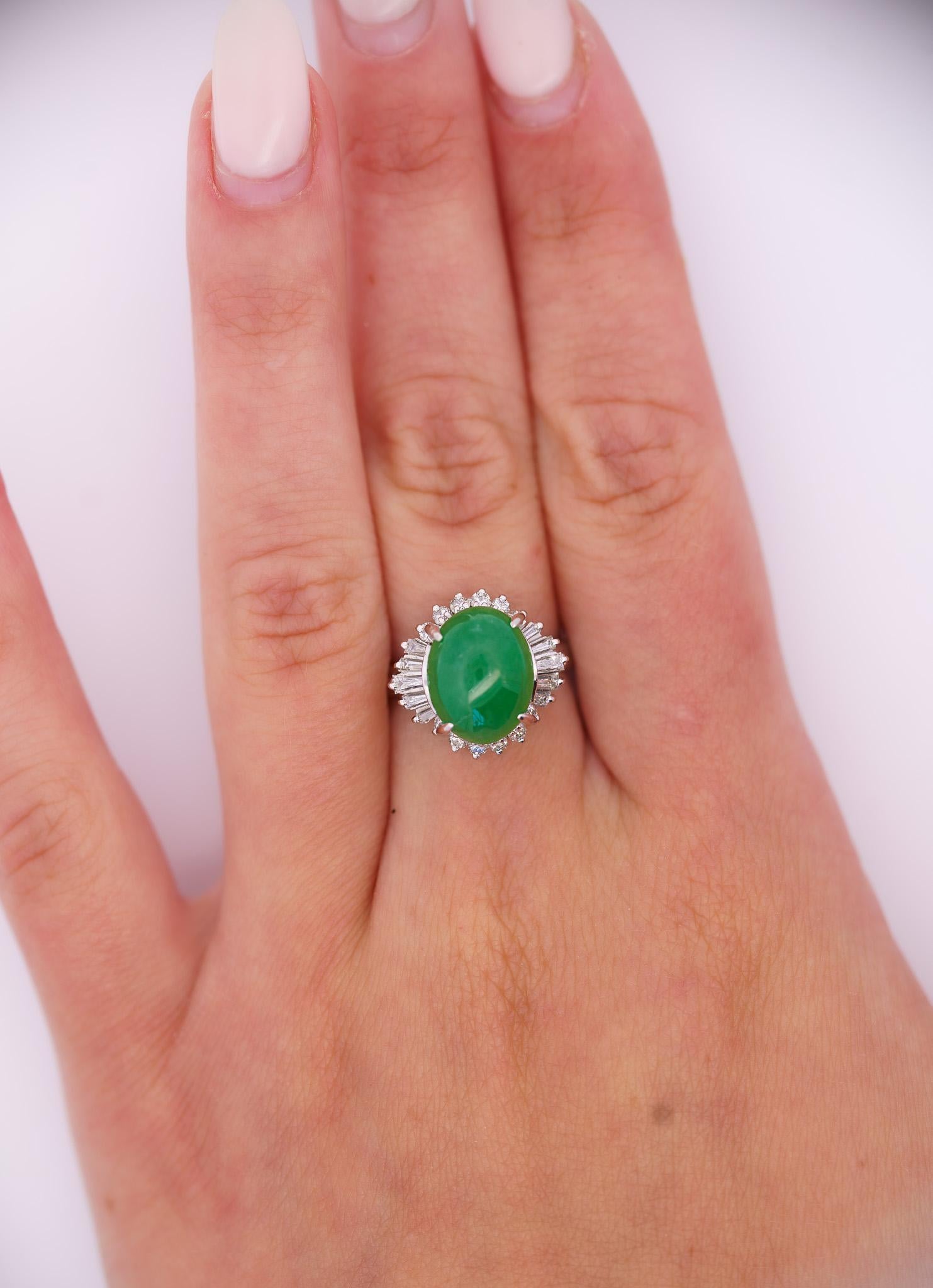 Certified 5.16 Carat Fei Cui Type A Jadeite Jade and Diamond Cocktail Ring In Excellent Condition For Sale In Miami, FL