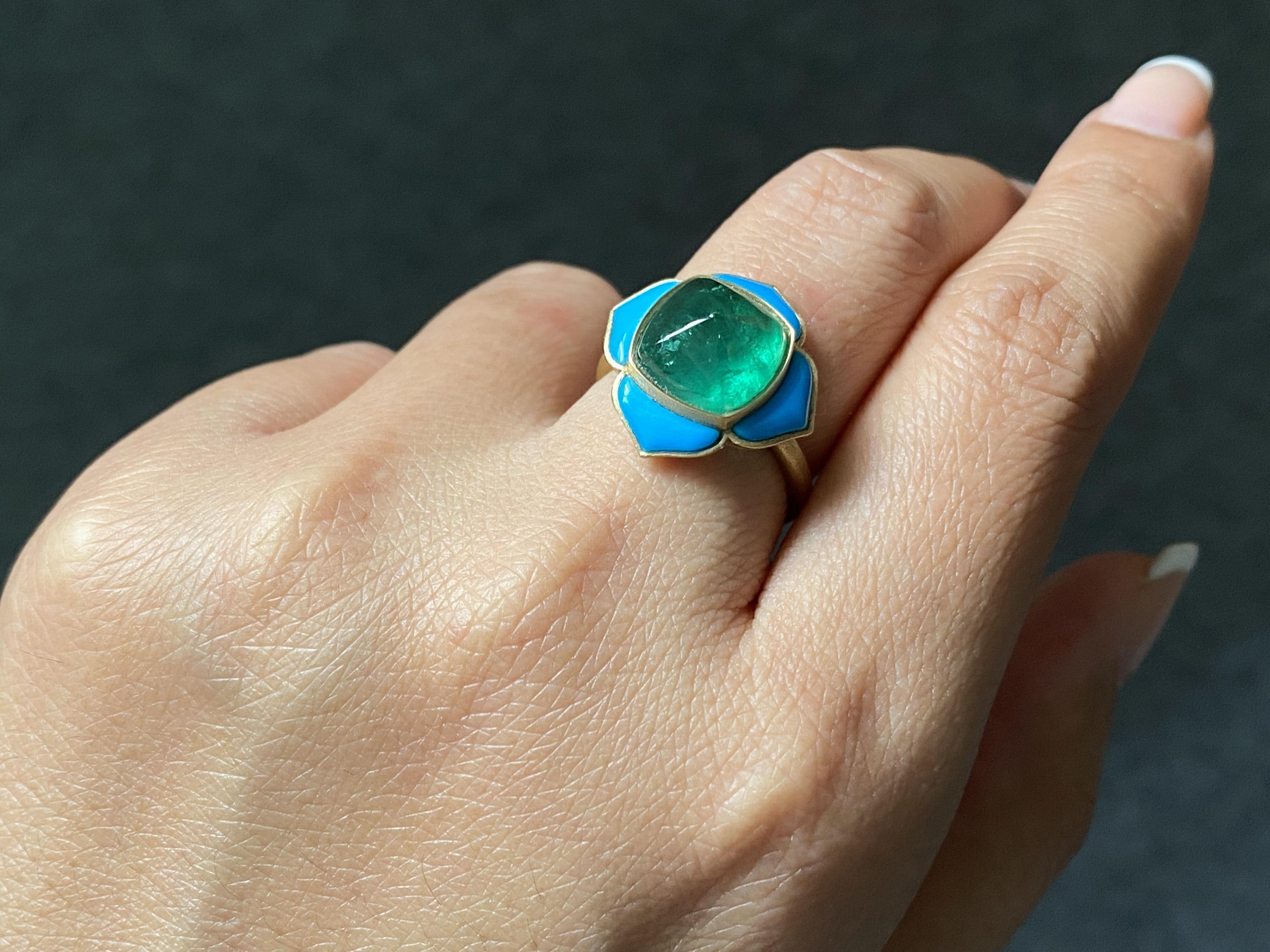 Certified 5.33 carat Emerald Sugarloaf Cabochon and Turquoise Cocktail Ring For Sale 4