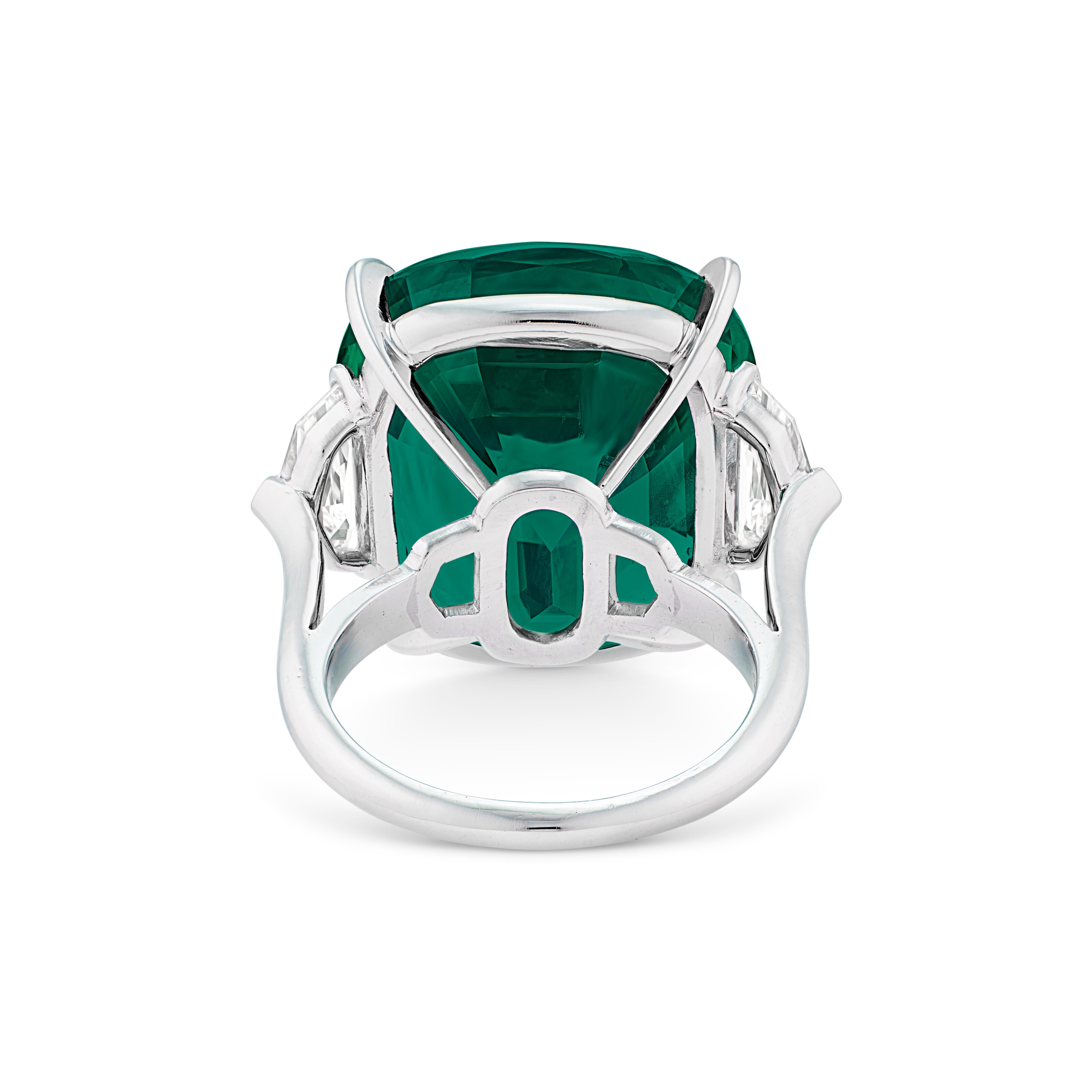 Contemporary Certified 5.39 Carat Natural Green COLOMBIAN Emerald Ring For Sale