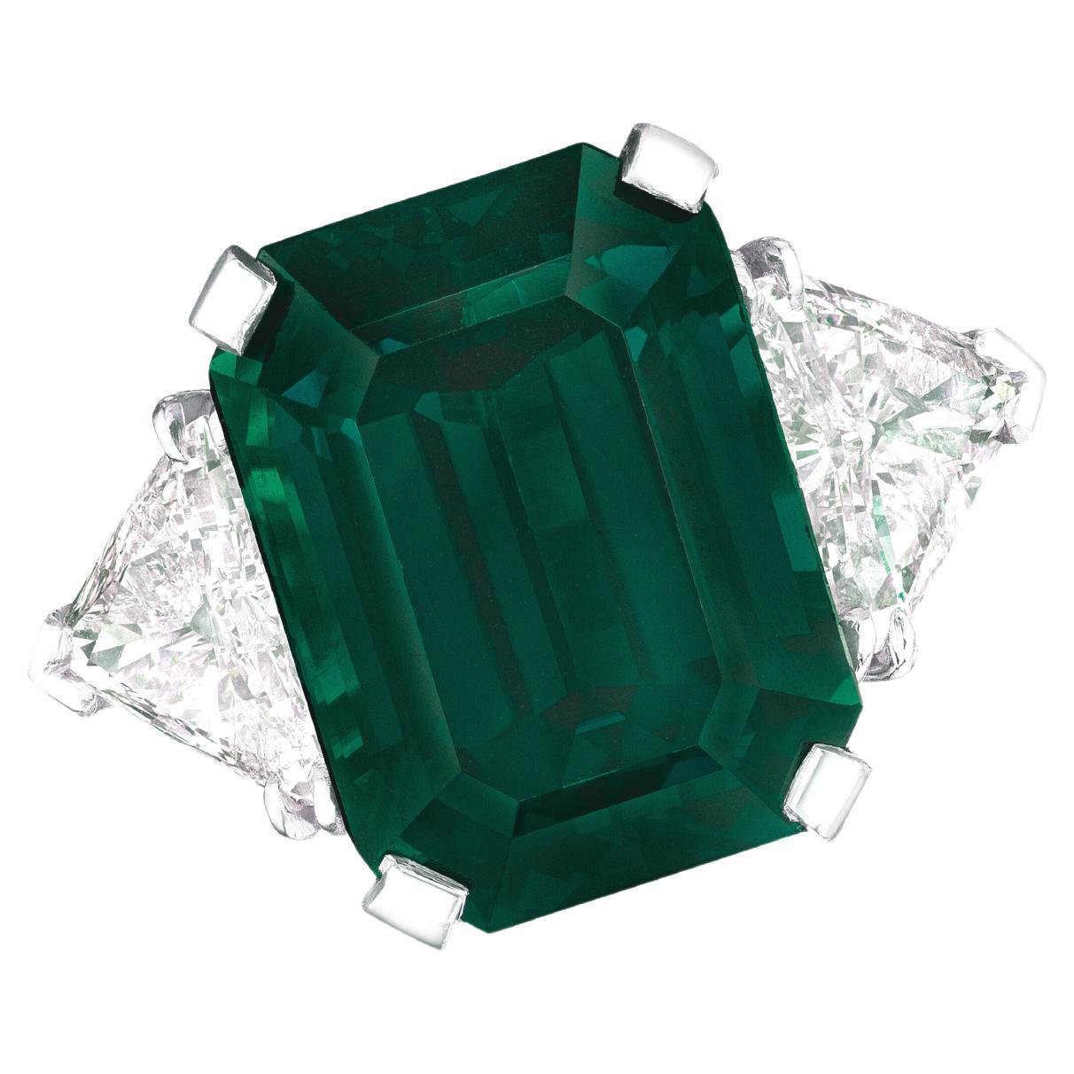 Certified 5.39 Carat Natural Green Emerald 18k White and Yellow Gold Ring