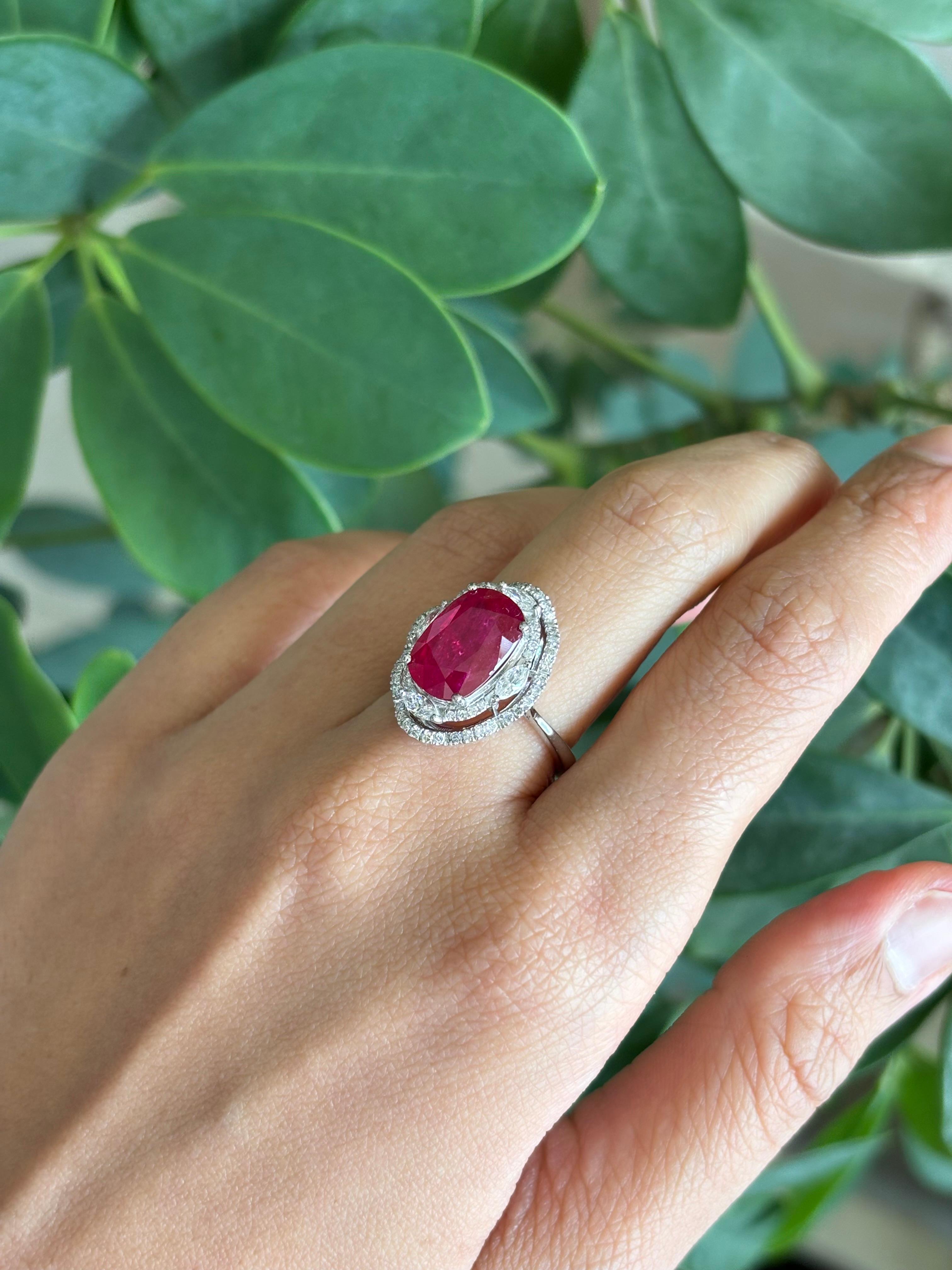 Certified 5.40 Carat Burma Ruby and Diamond Cocktail Ring For Sale 2