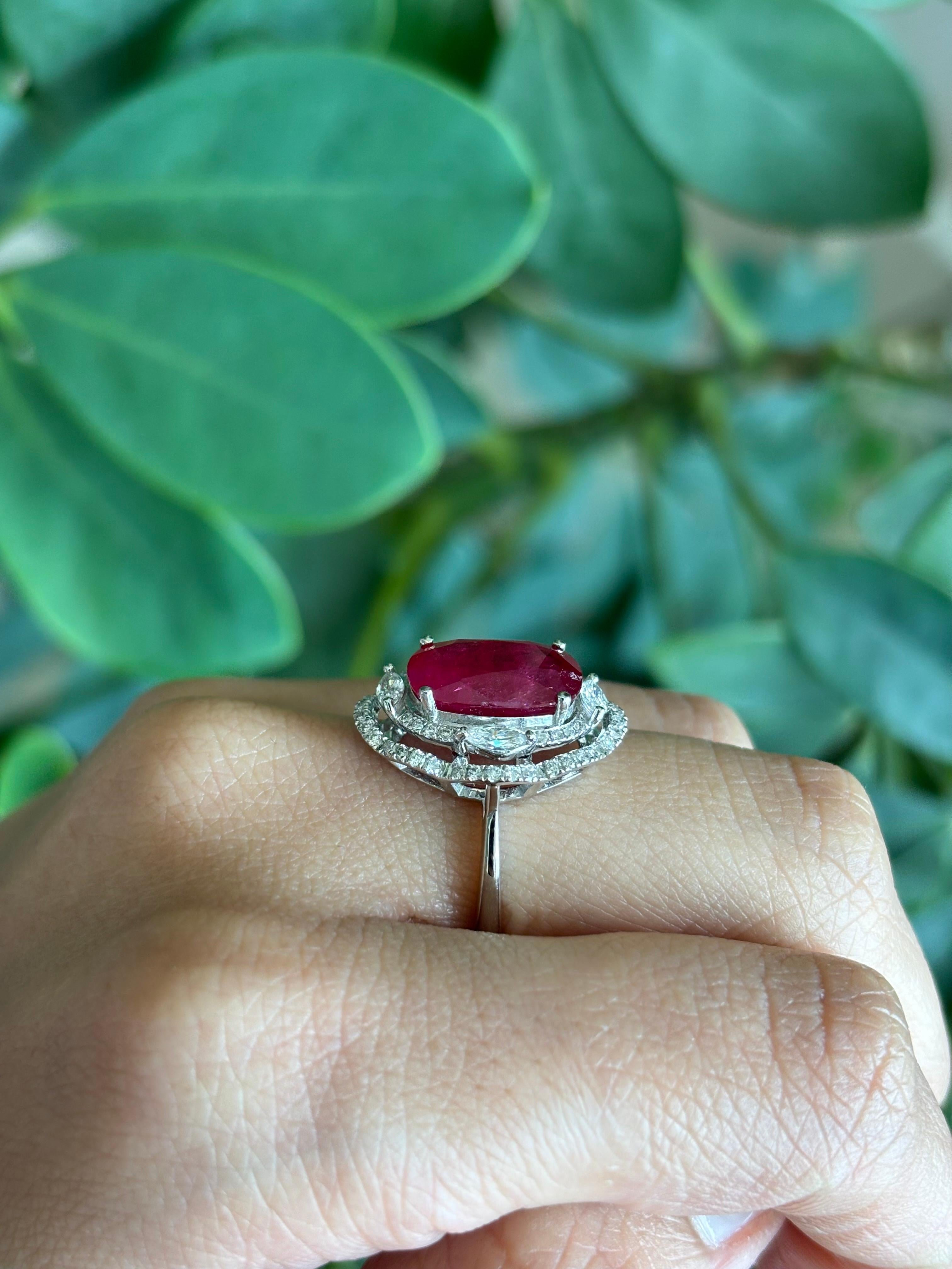 Certified 5.40 Carat Burma Ruby and Diamond Cocktail Ring For Sale 3