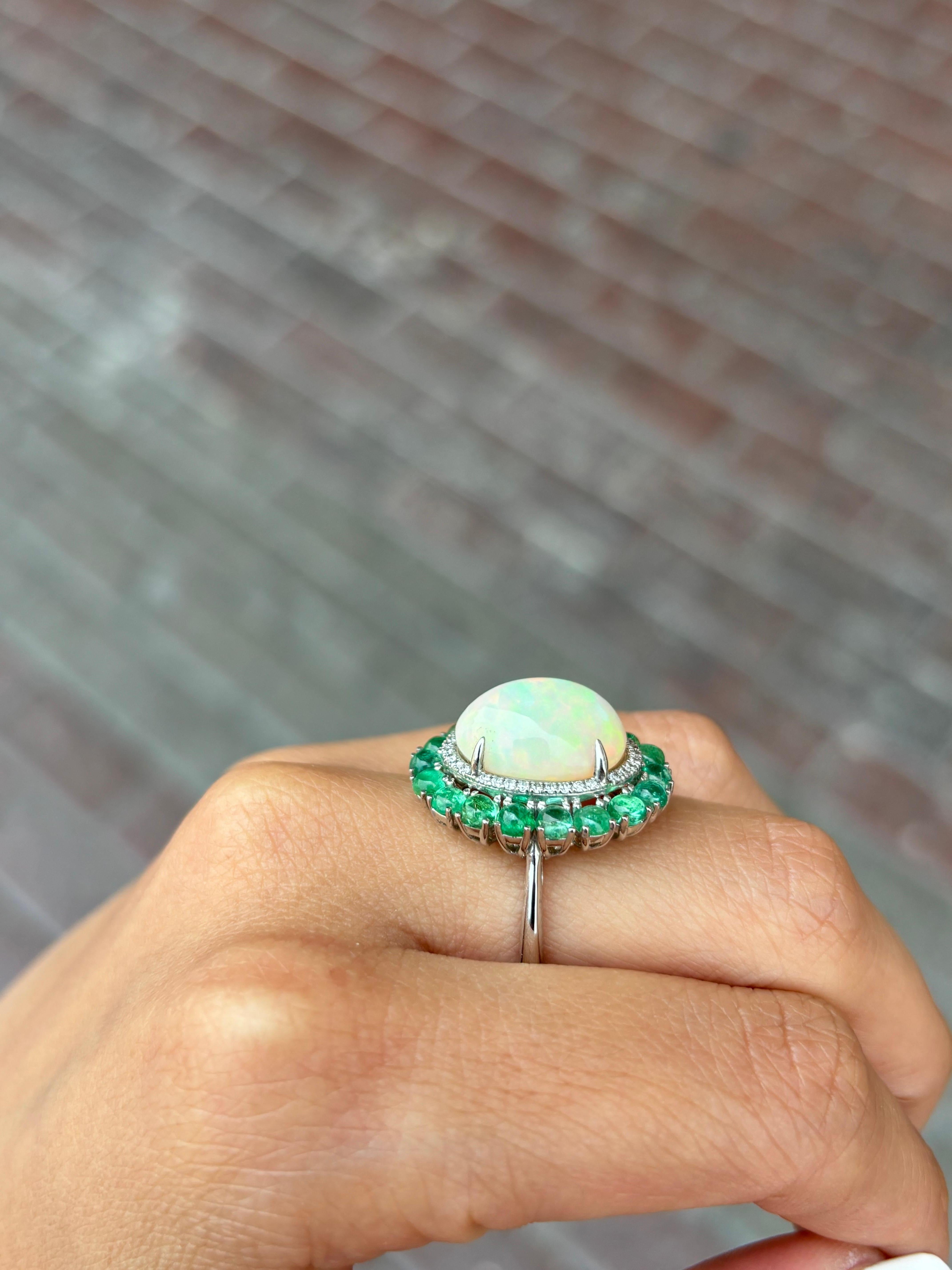 Certified 5.64 Carat Cabochon Opal and Emerald Cocktail Ring In New Condition For Sale In Bangkok, Thailand