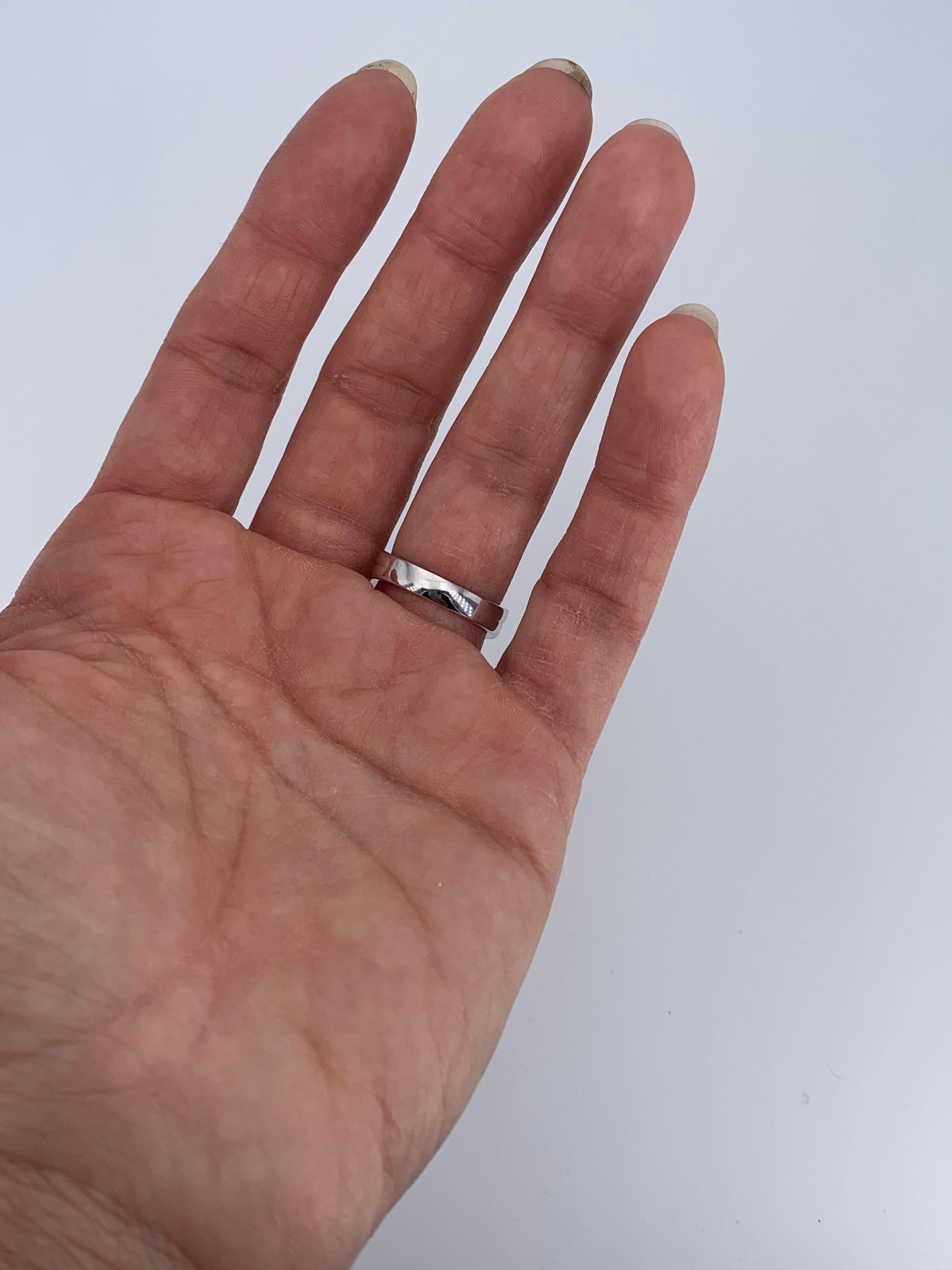 Bague cocktail contemporaine en saphir de 4,93 carats avec double halo de diamants en vente 3