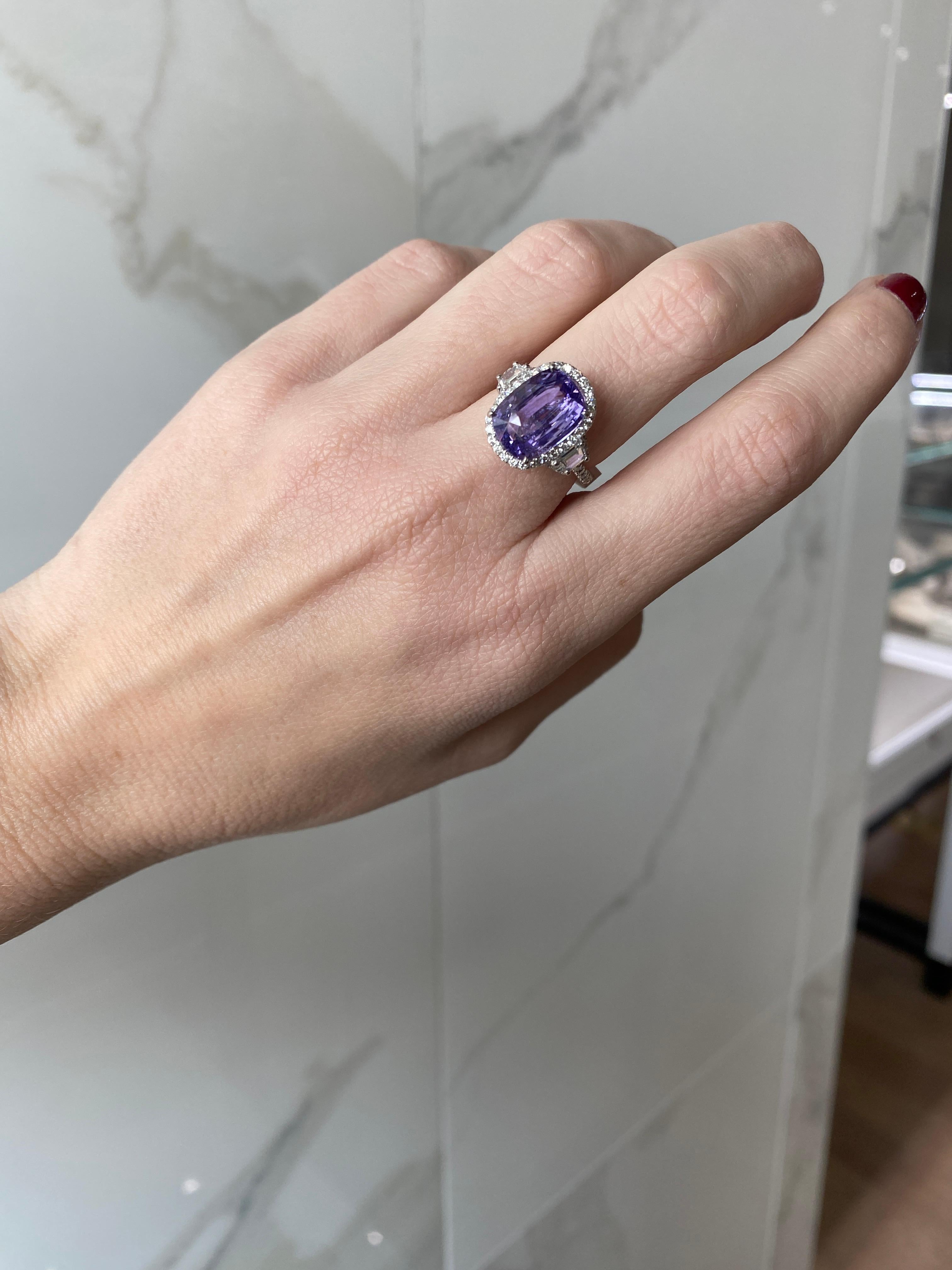 Certified 5.68 Cushion Cut Natural Violet Sapphire & Diamond Cocktail Ring For Sale 8