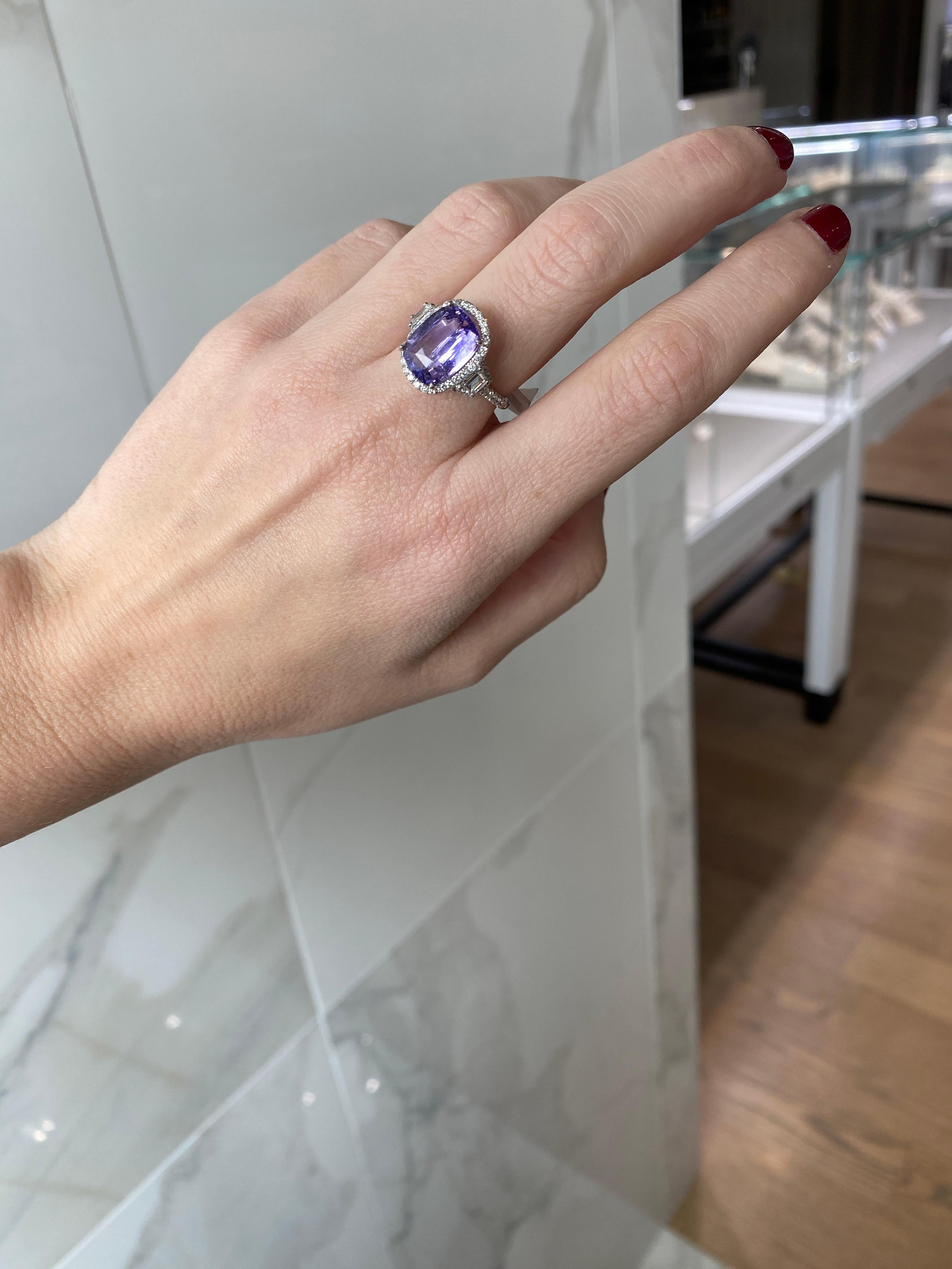 Certified 5.68 Cushion Cut Natural Violet Sapphire & Diamond Cocktail Ring For Sale 10