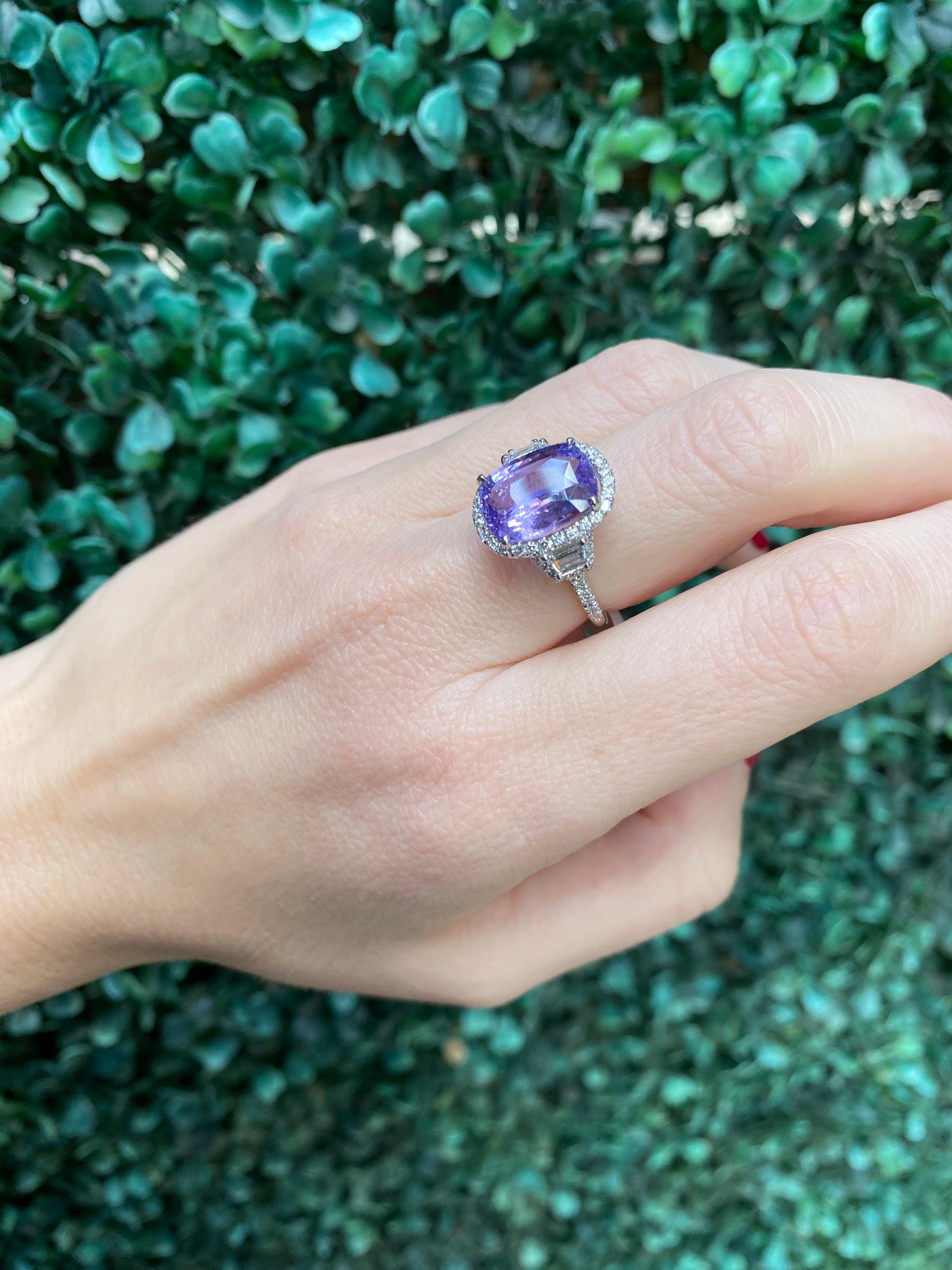 Certified 5.68 Cushion Cut Natural Violet Sapphire & Diamond Cocktail Ring For Sale 11