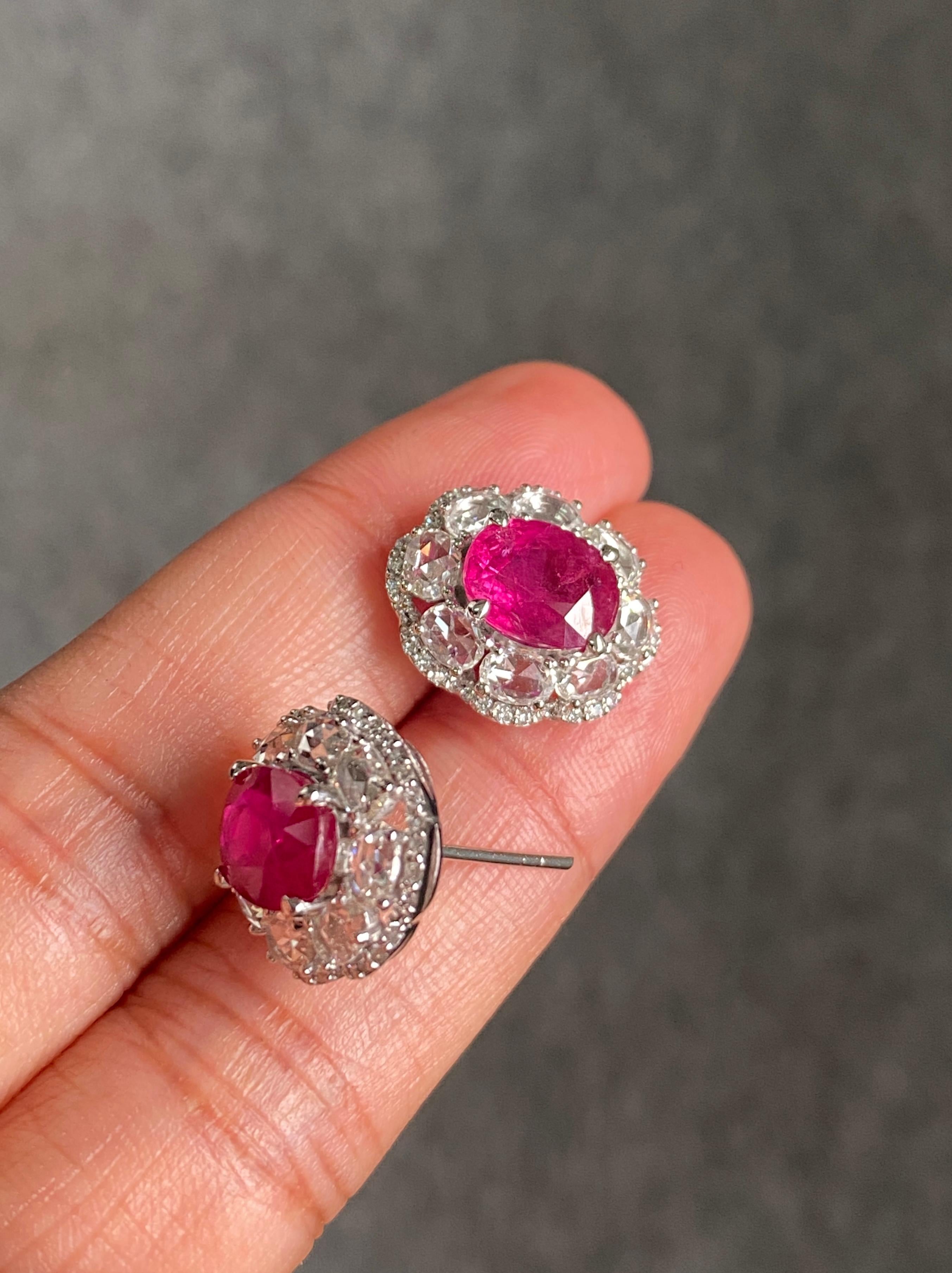 Moderno Orecchini con rubino di Birmania e diamanti da 5,69 carati certificati in oro bianco 18 carati in vendita