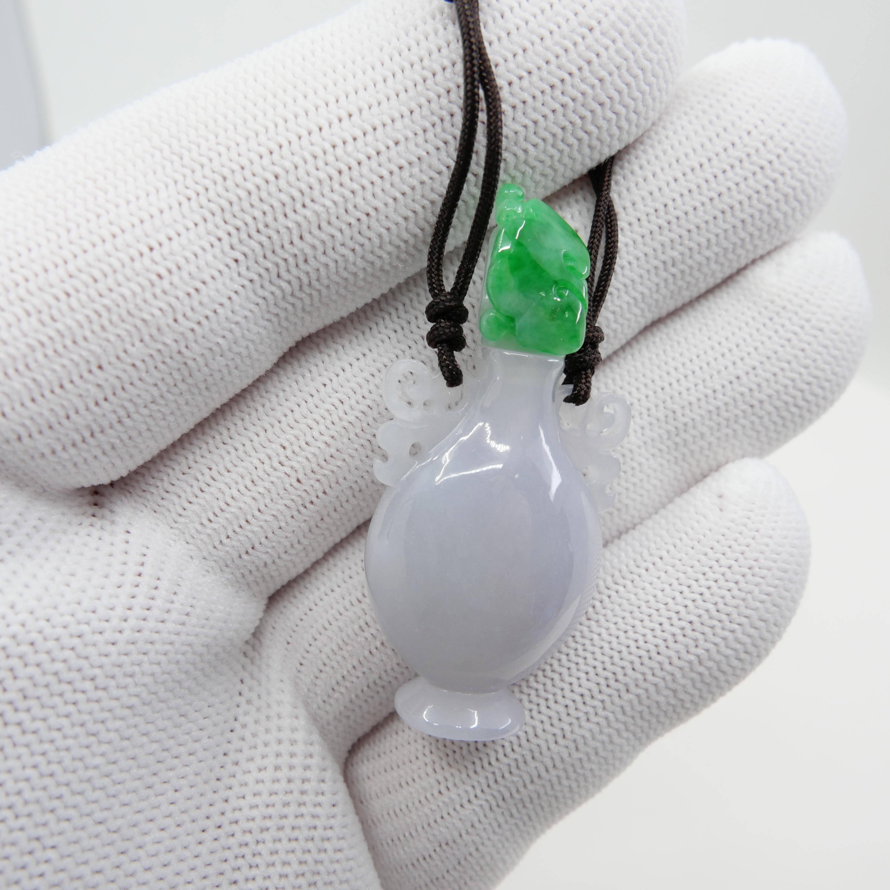 Certified 57 Carat Jade Perfume Bottle Pendant, Snuff Bottle, Functional In New Condition For Sale In Hong Kong, HK