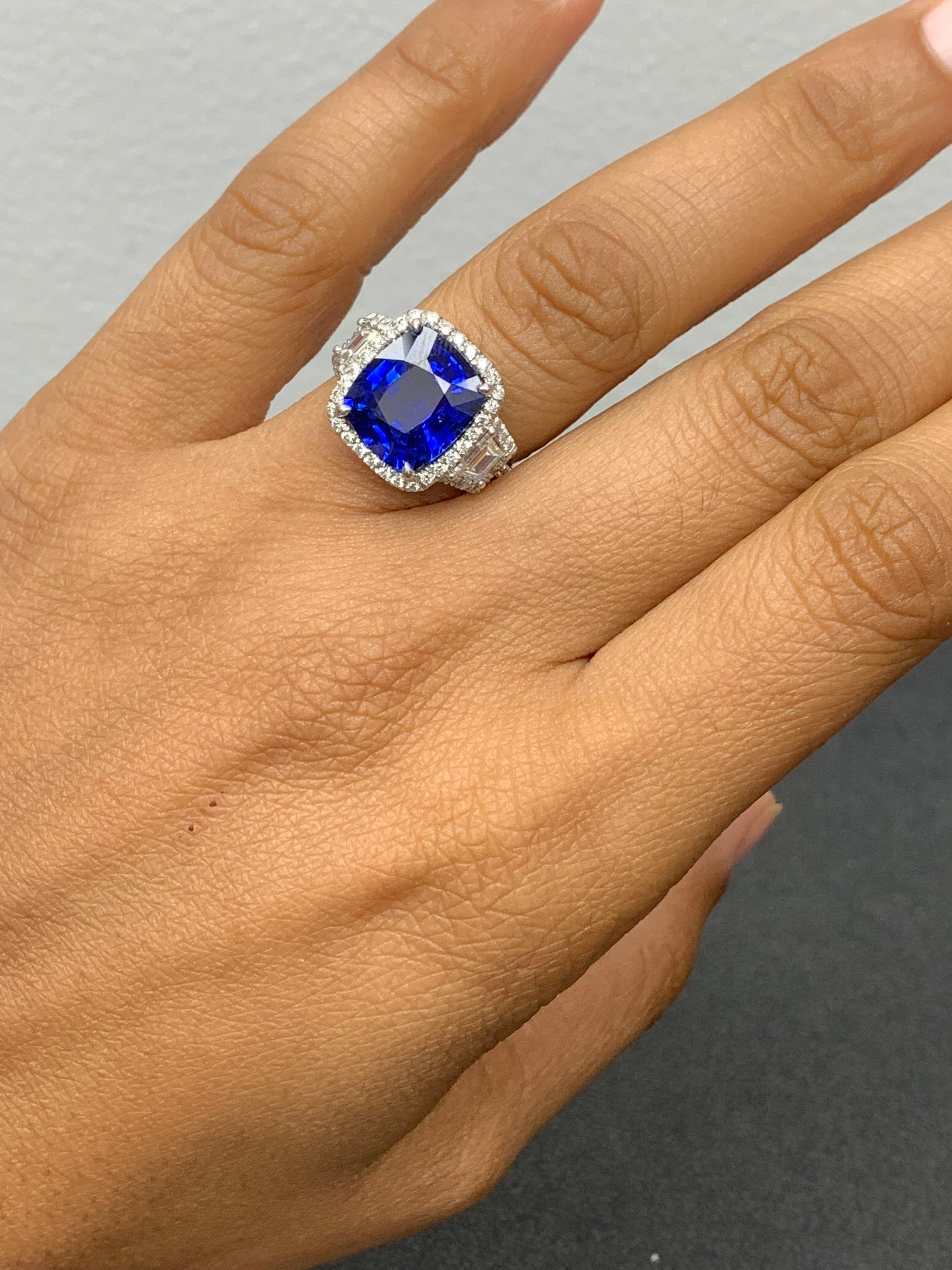 Certified 5.76 Carat Cushion Cut Sapphire Diamond 3 Stone Ring in Platinum For Sale 4
