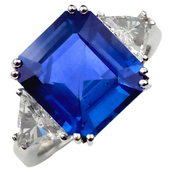 Certified 5.77 carat octagonal Unheated Natural Sapphire Ring For Sale