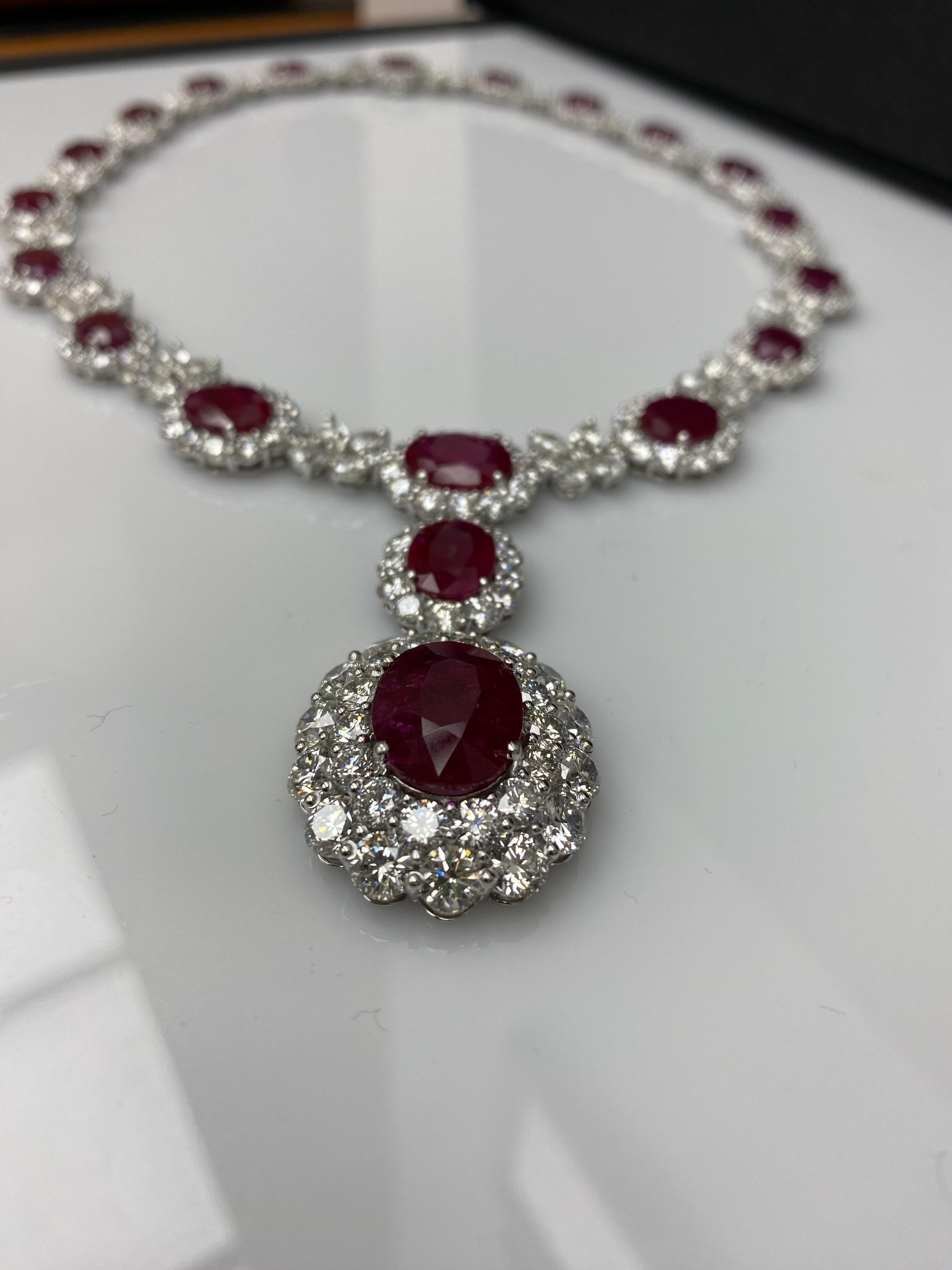 Zertifizierte 58,54 Karat Ovalschliff Rubin und Diamant Halskette in Platin im Angebot 5