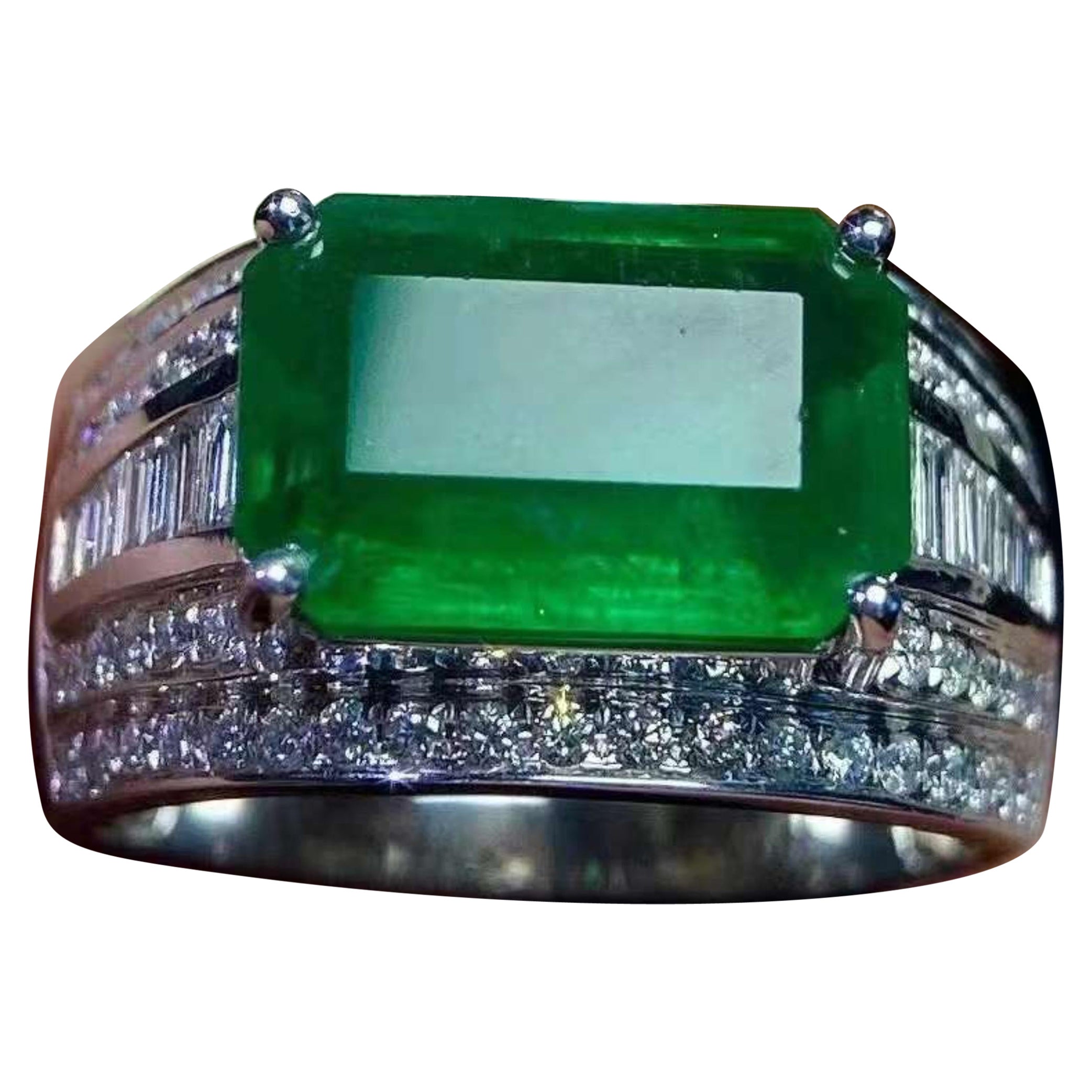 Verlobungsring aus 18 Karat Gold mit zertifiziertem 6 Karat Smaragd und Diamant in voller Eternity im Angebot