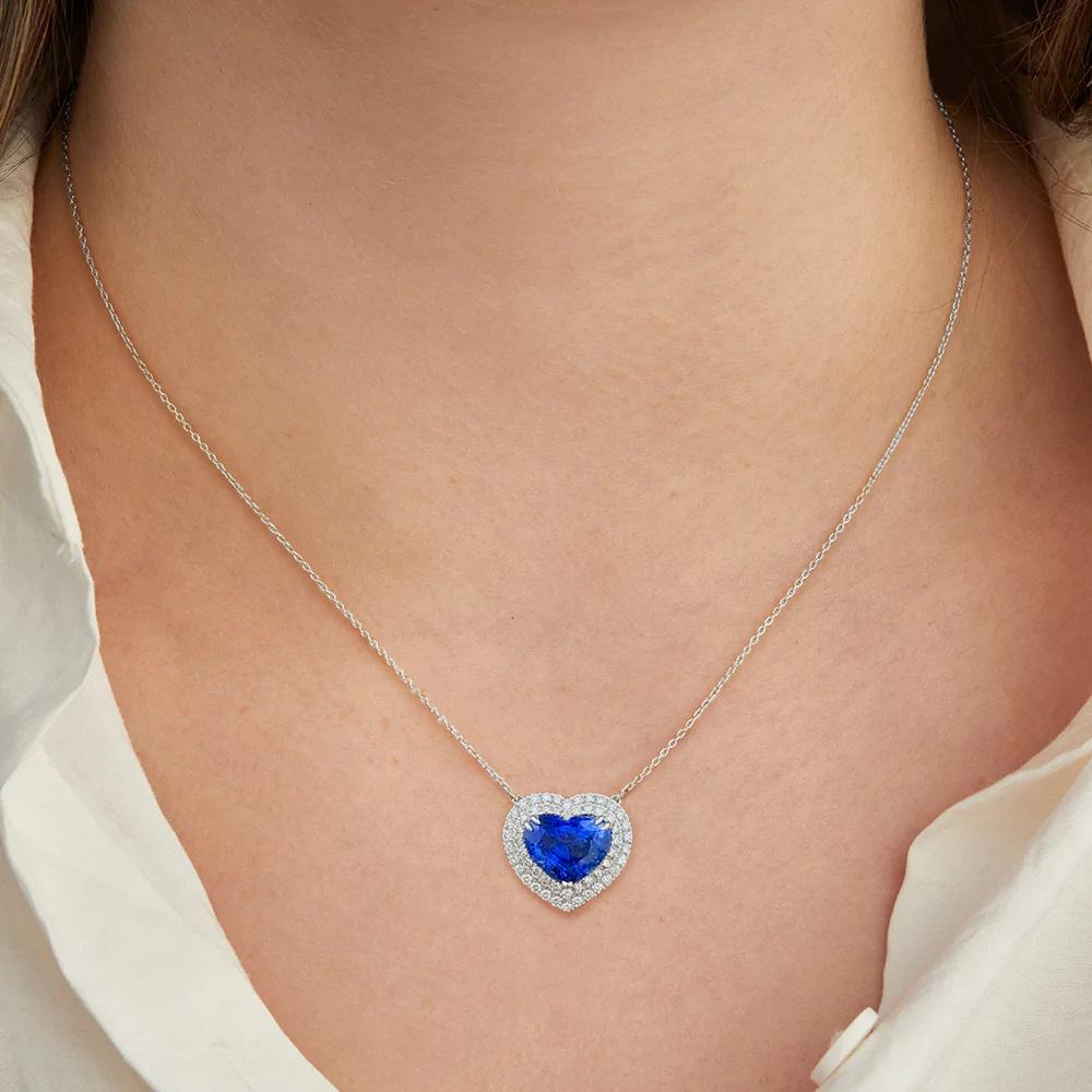 Modern Certified 6 Carat Royal Blue Sapphire Heart Shape Diamond Pendant Necklace For Sale