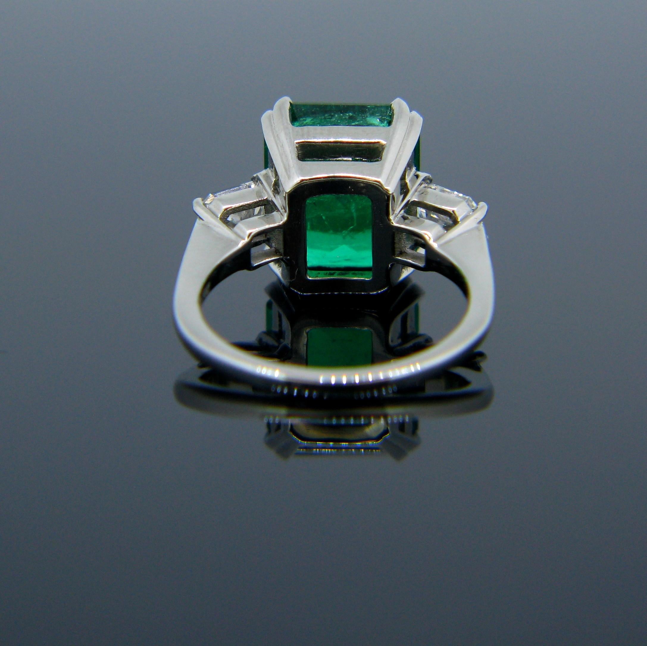 Women's or Men's Certified 6.05 Carat Colombian Emerald Diamond Emerald Cut Platinum Ring