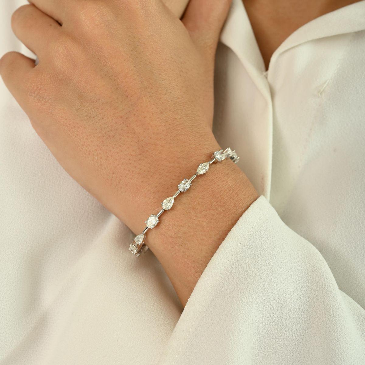 De las mujeres Pulsera de tenis con diamantes certificados de 6,13 quilates Regalo para mamá en oro blanco de 18 quilates en venta