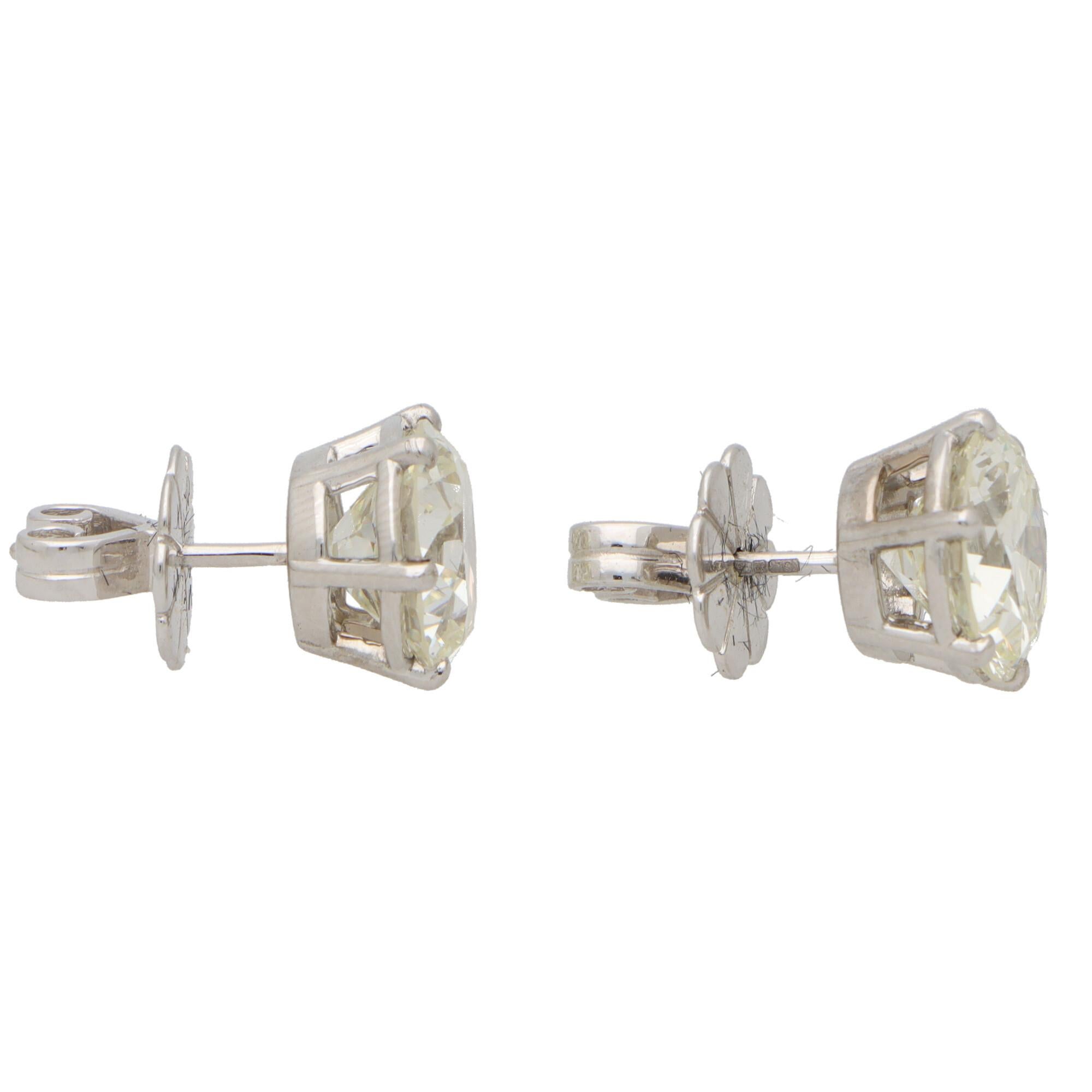 Boucles d'oreilles solitaires en platine, diamant rond taillé en brillant, certifié 6,19ct en vente 2