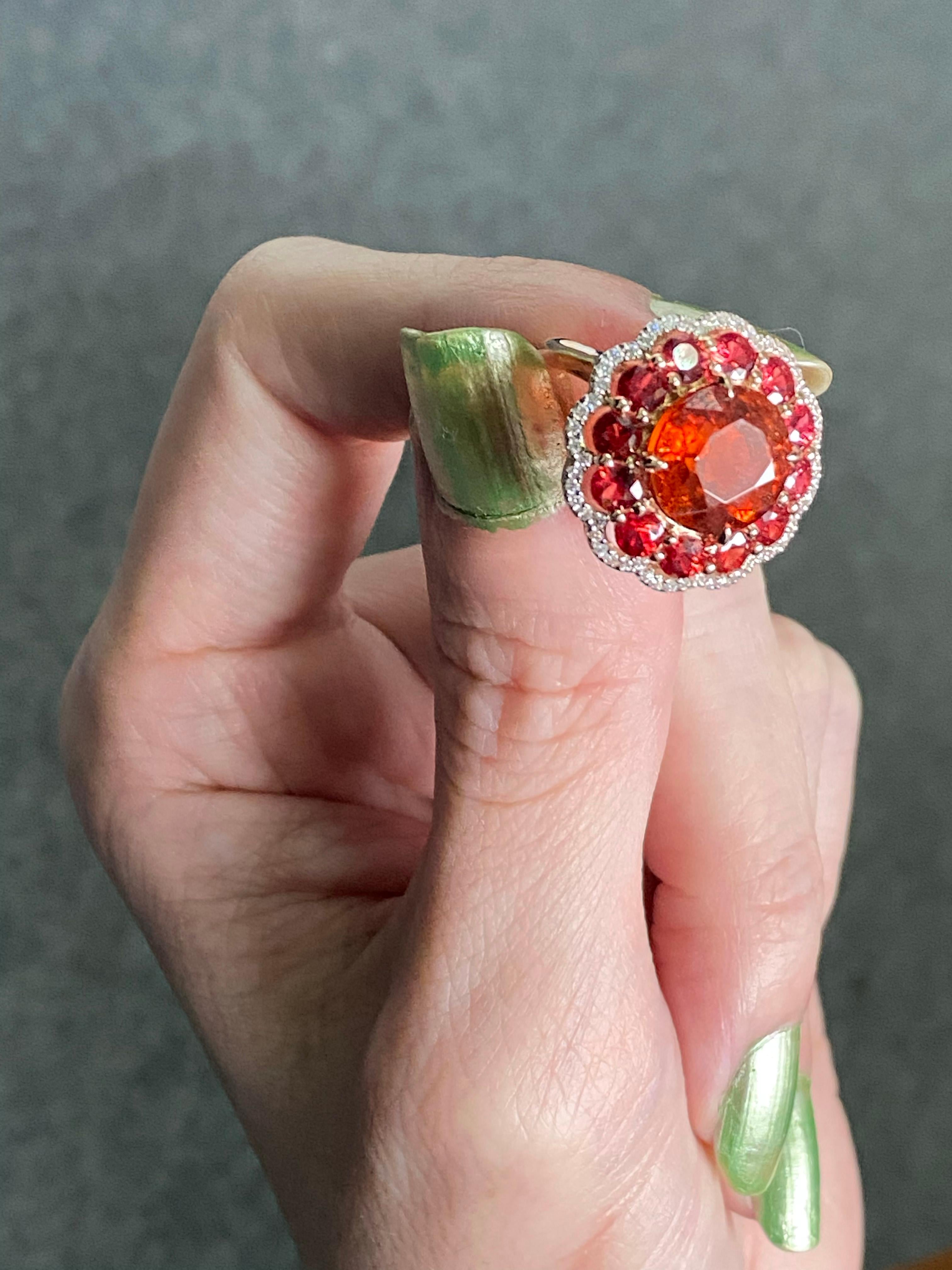 Anillo de compromiso de cóctel de diamantes y granate mandarín certificado de 6,31 quilates en venta 2