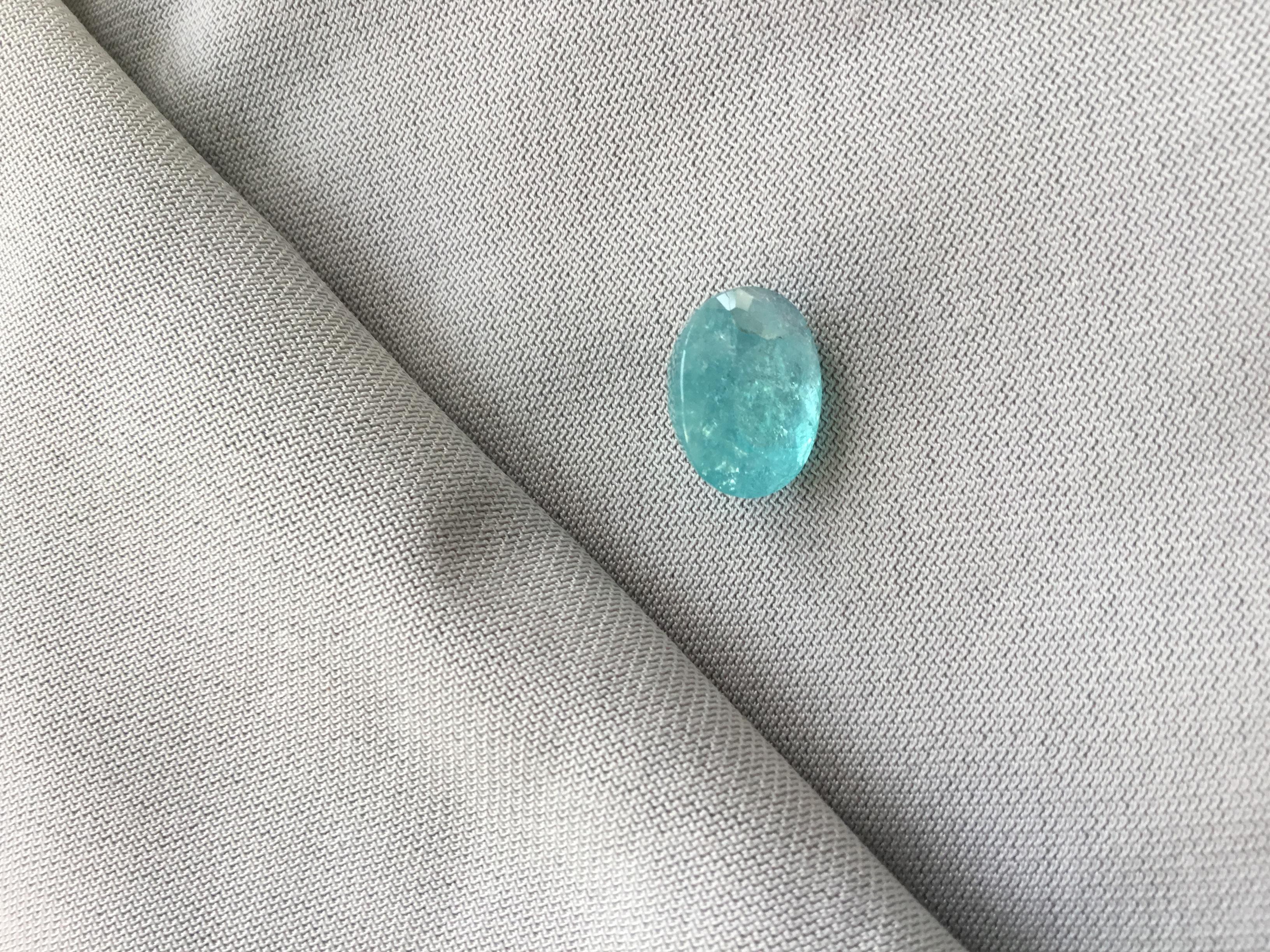 Certified 6.35 Carats Paraiba Tourmaline Oval Cut Stone for Fine Jewellery In New Condition For Sale In Jaipur, RJ