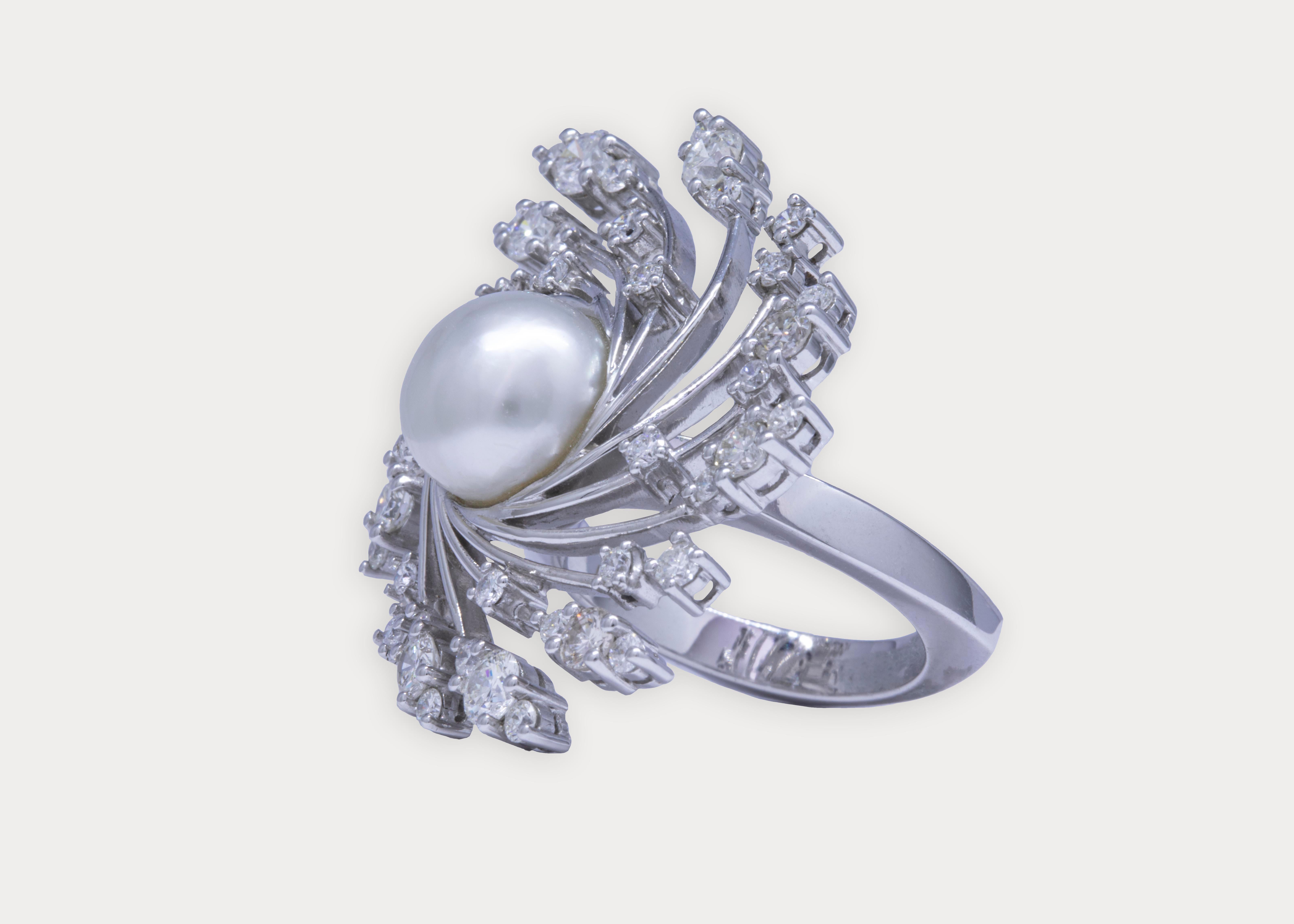 Certificato 6.38 Ct. Perla naturale, 2,04 Ct. Anello con turbine di diamanti in oro bianco 18k In condizioni Nuovo in vendita a Manama, BH