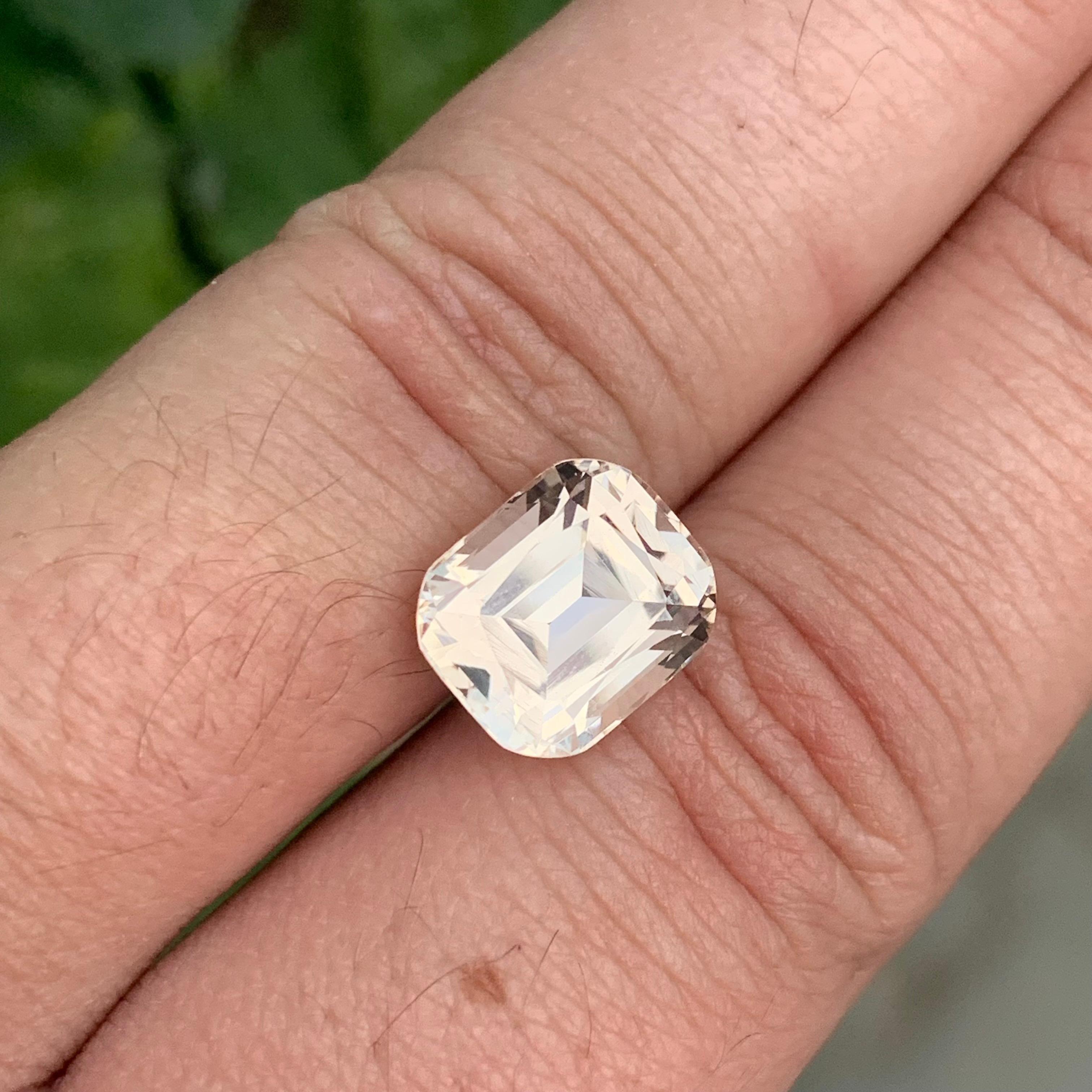 Certified 6.45 Carat Natural Loose Imperial Topaz Cushion Shape Gem In New Condition For Sale In Peshawar, PK