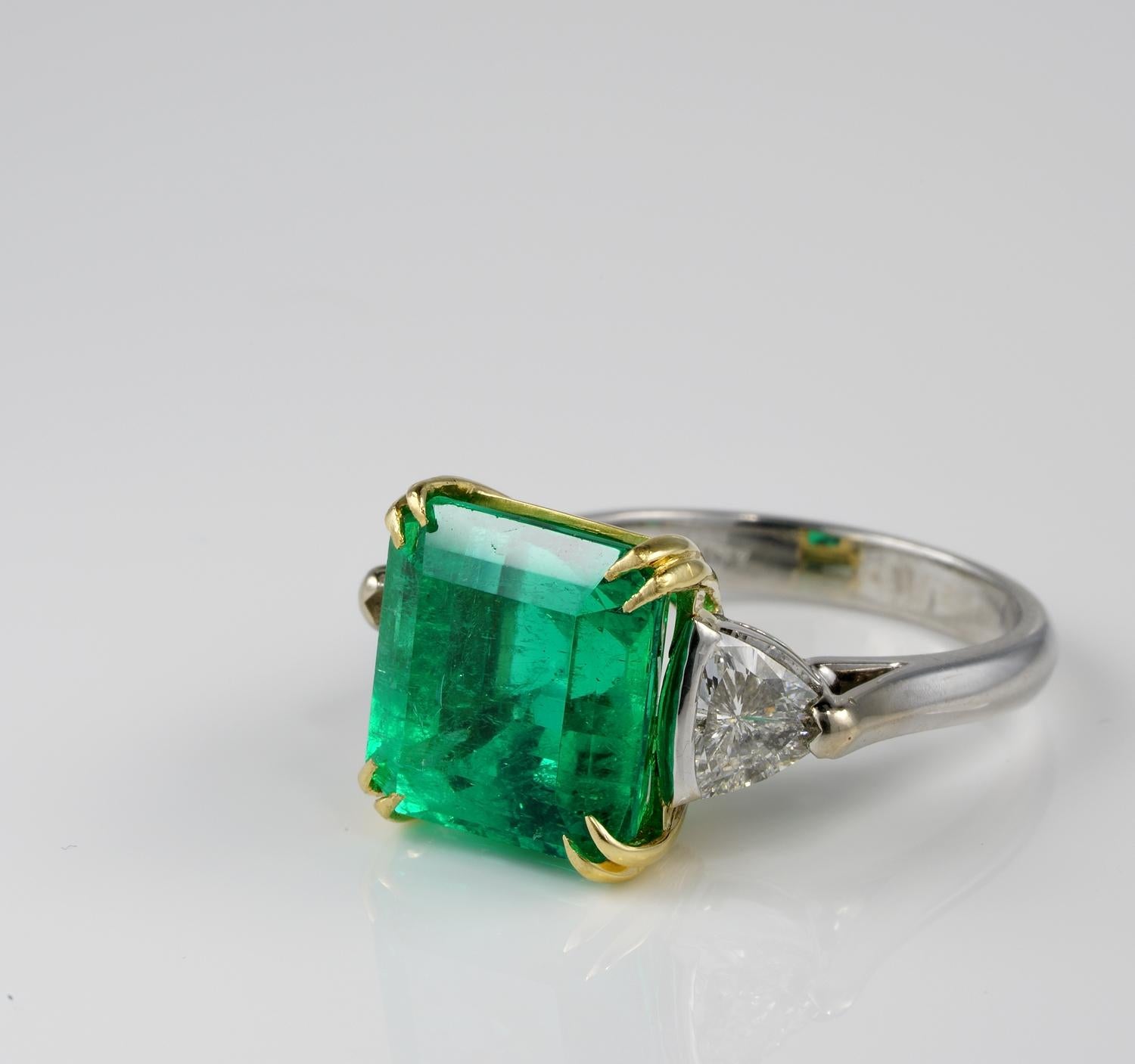 Art Deco Certified 6.81 Ct Colombian Emerald 1.60 Ct Diamond Trilogy ring For Sale