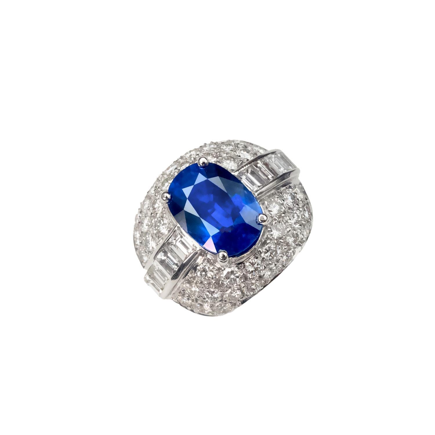 Certified 6.85 carat Royal-Blue Sapphire and Diamond Dome Ring For Sale 2