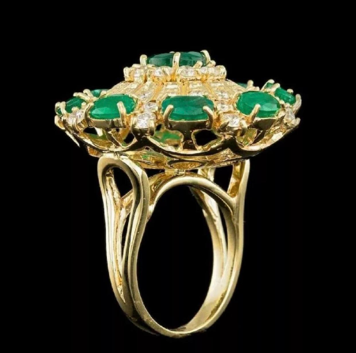 Certified 6.86 Carat Emerald and Diamond Ballerina Cocktail Ring In Excellent Condition For Sale In Miami, FL