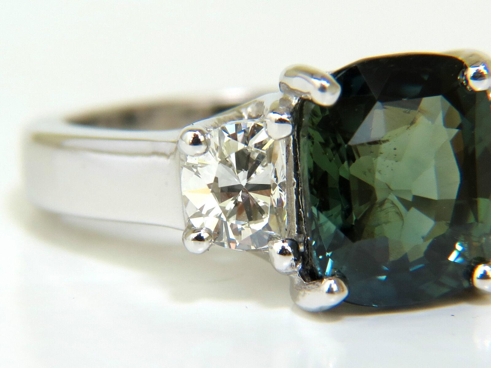 Bague en saphir vert naturel non chauffé certifié 6,96 carats et diamant non chauffé en vente 6