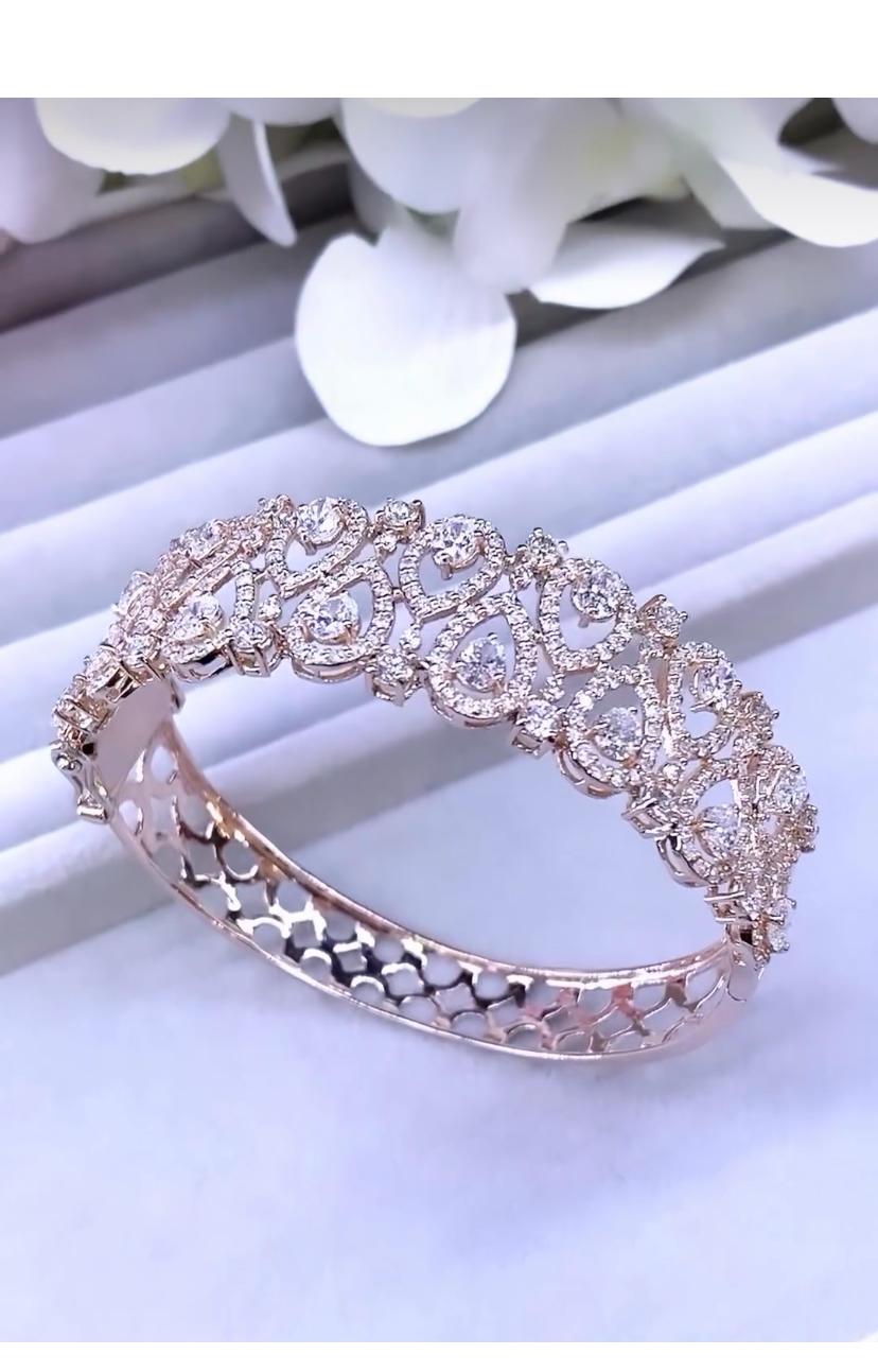 Diamants certifiés 7,00 carats  Bracelet contemporain en or 18K  Pour femmes en vente