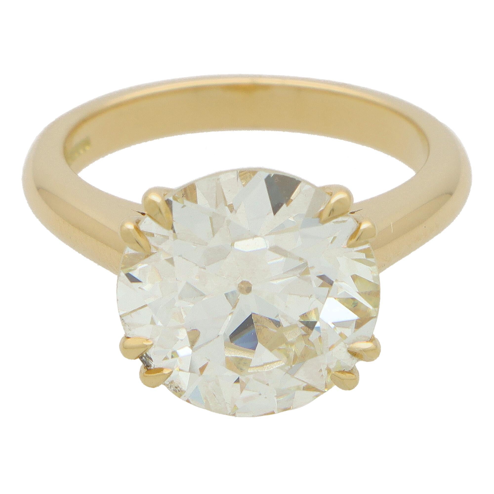 Certified 7.01 Carat Old Cut Diamond Solitaire Ring in Yellow Gold In New Condition For Sale In London, GB