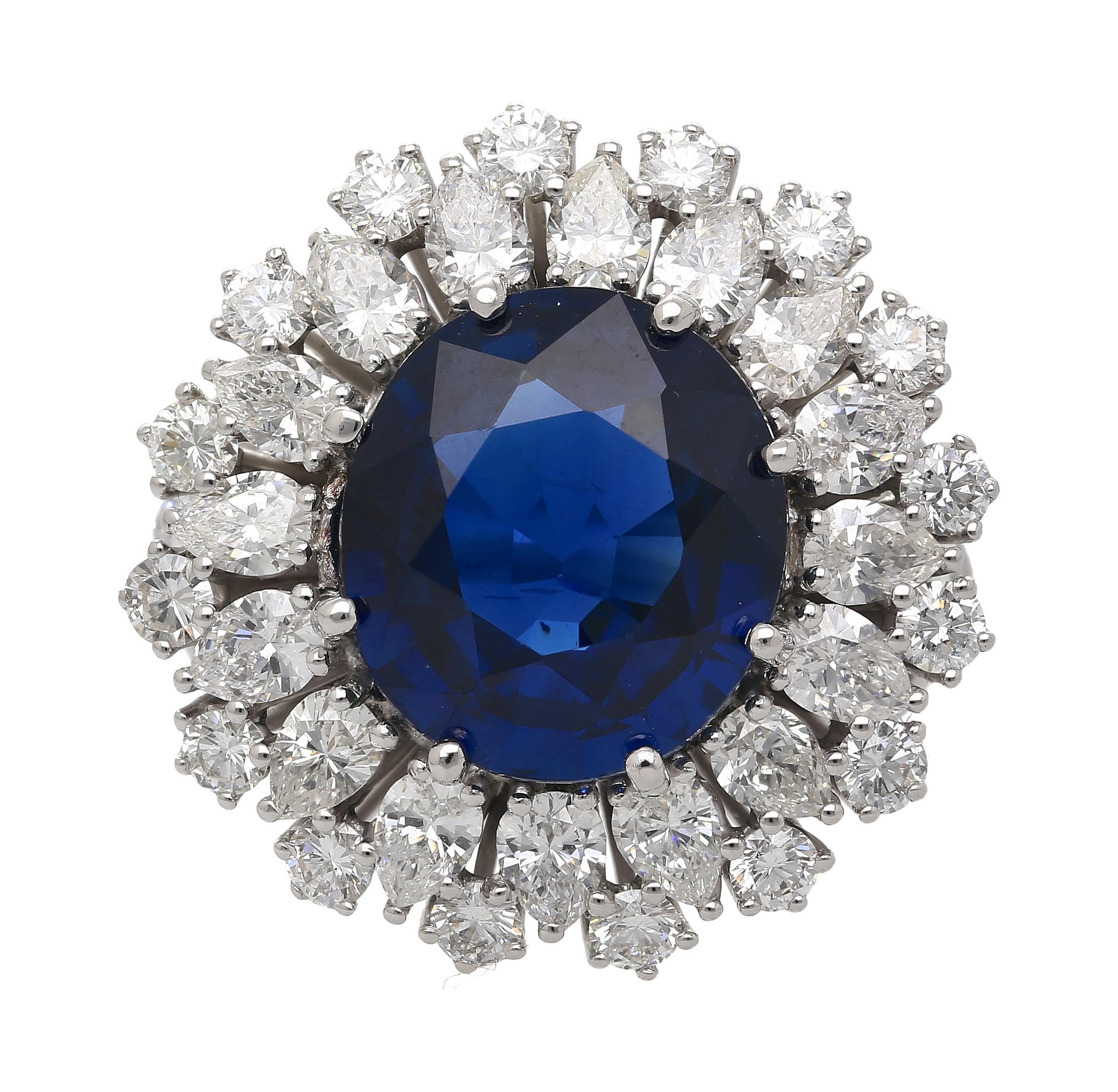 Bague française vintage certifiée 7.15 carats Vivid Diamonds et saphir bleu ensoleillé en vente 5