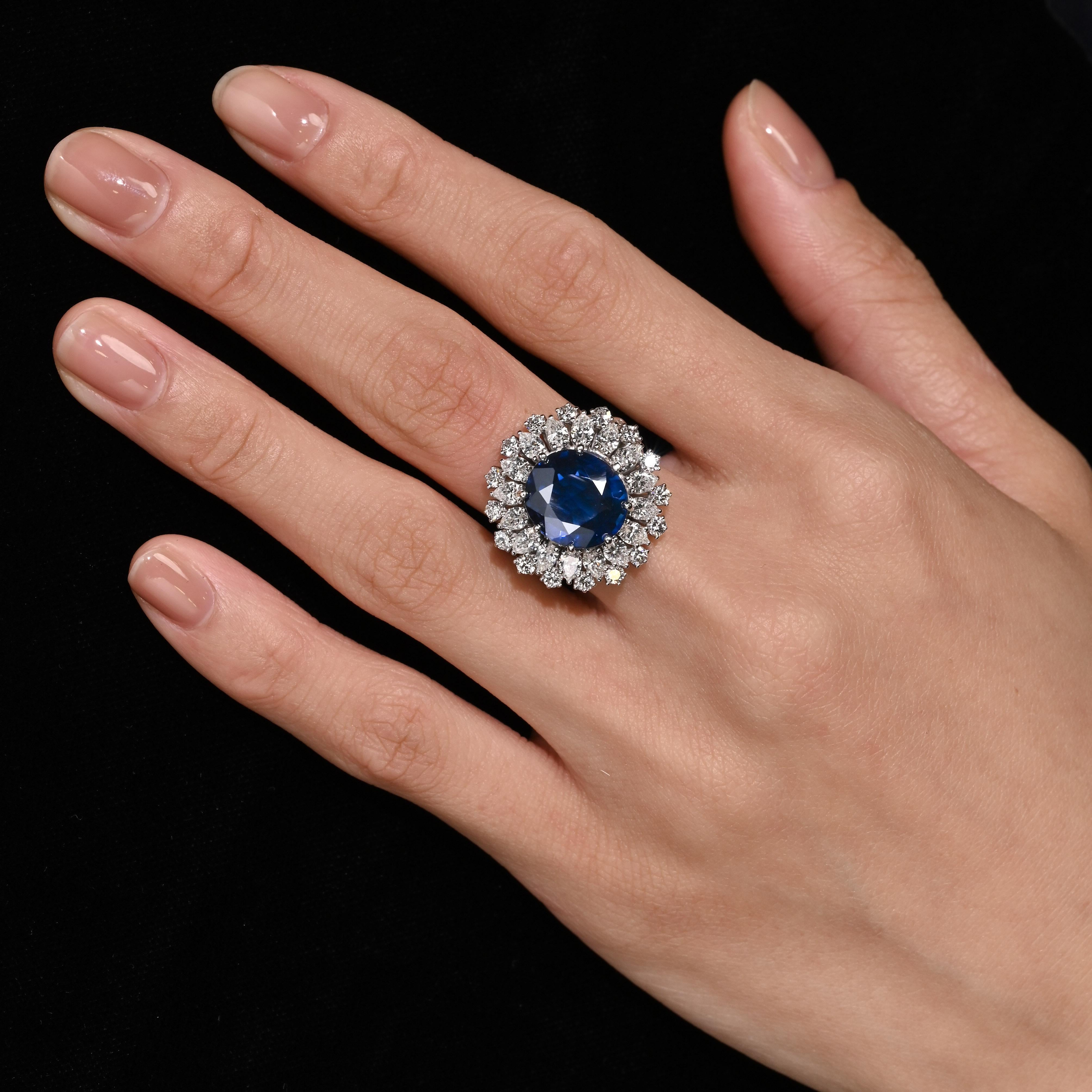 Moderne Bague française vintage certifiée 7.15 carats Vivid Diamonds et saphir bleu ensoleillé en vente
