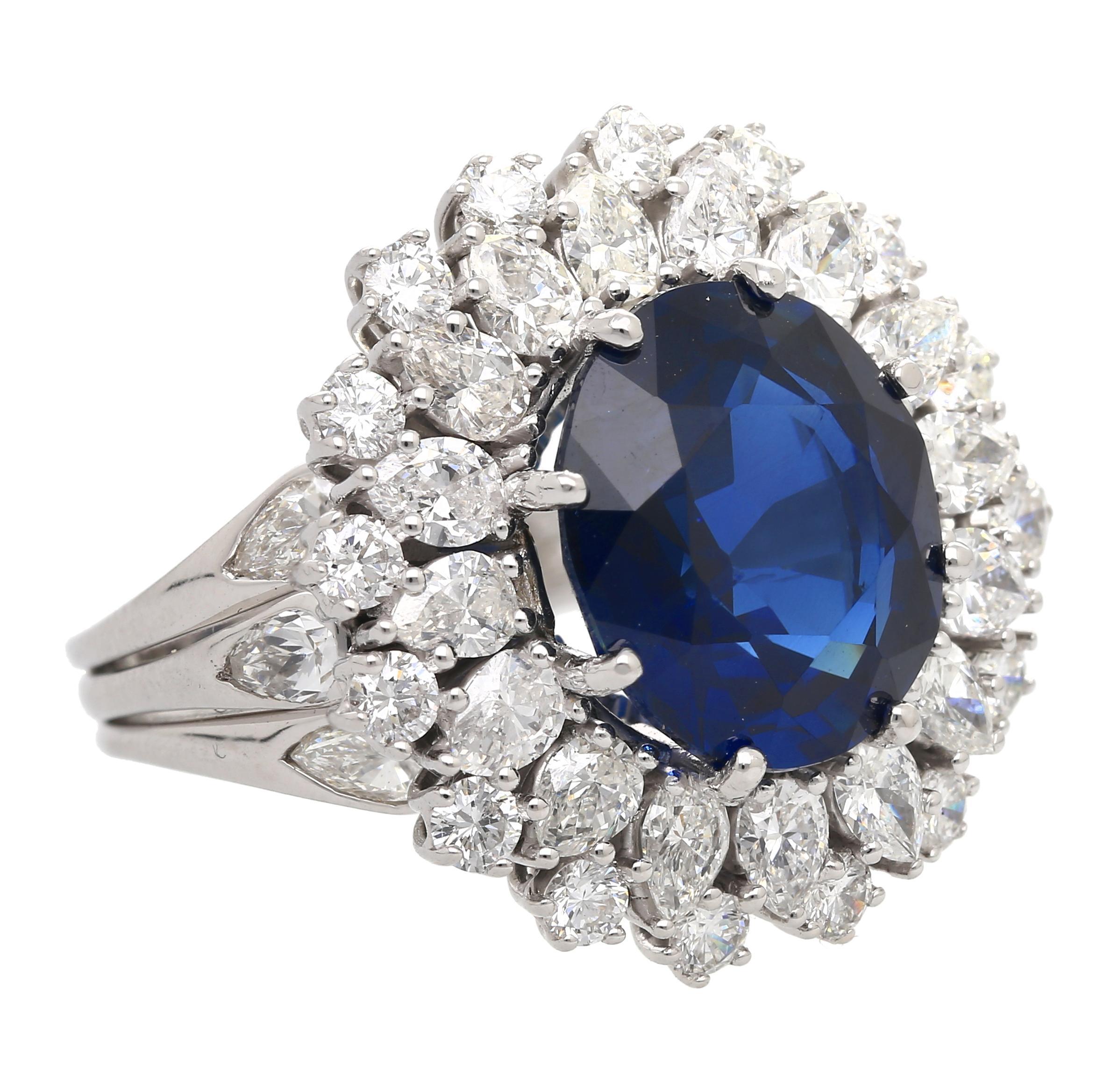 Bague française vintage certifiée 7.15 carats Vivid Diamonds et saphir bleu ensoleillé Pour femmes en vente