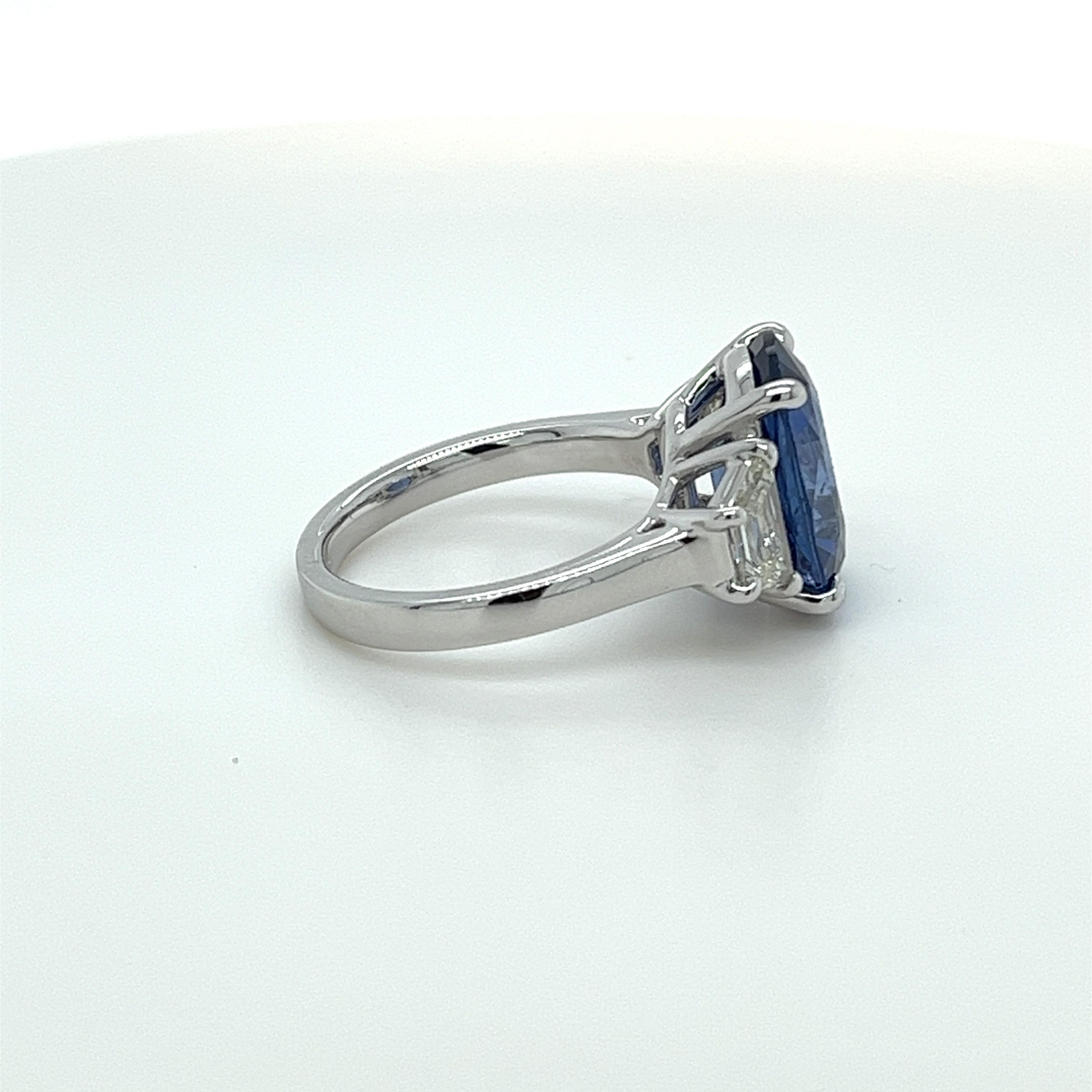 Modern Certified 7.26 Carat Ceylon Sapphire & Diamond Ring in Platinum For Sale