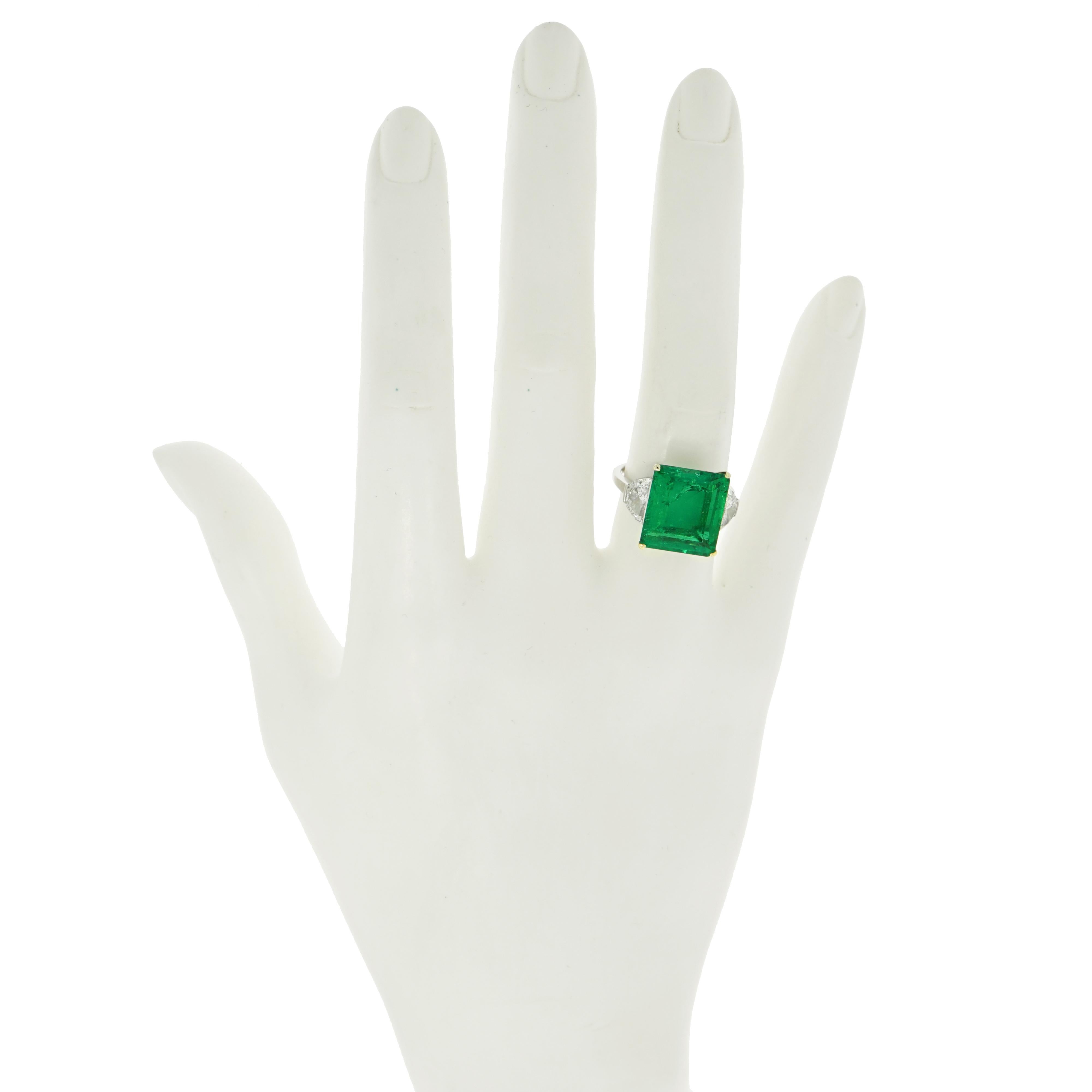 Women's Certified 7.43 Carat Colombian Emerald and Diamond Cocktail Ring For Sale