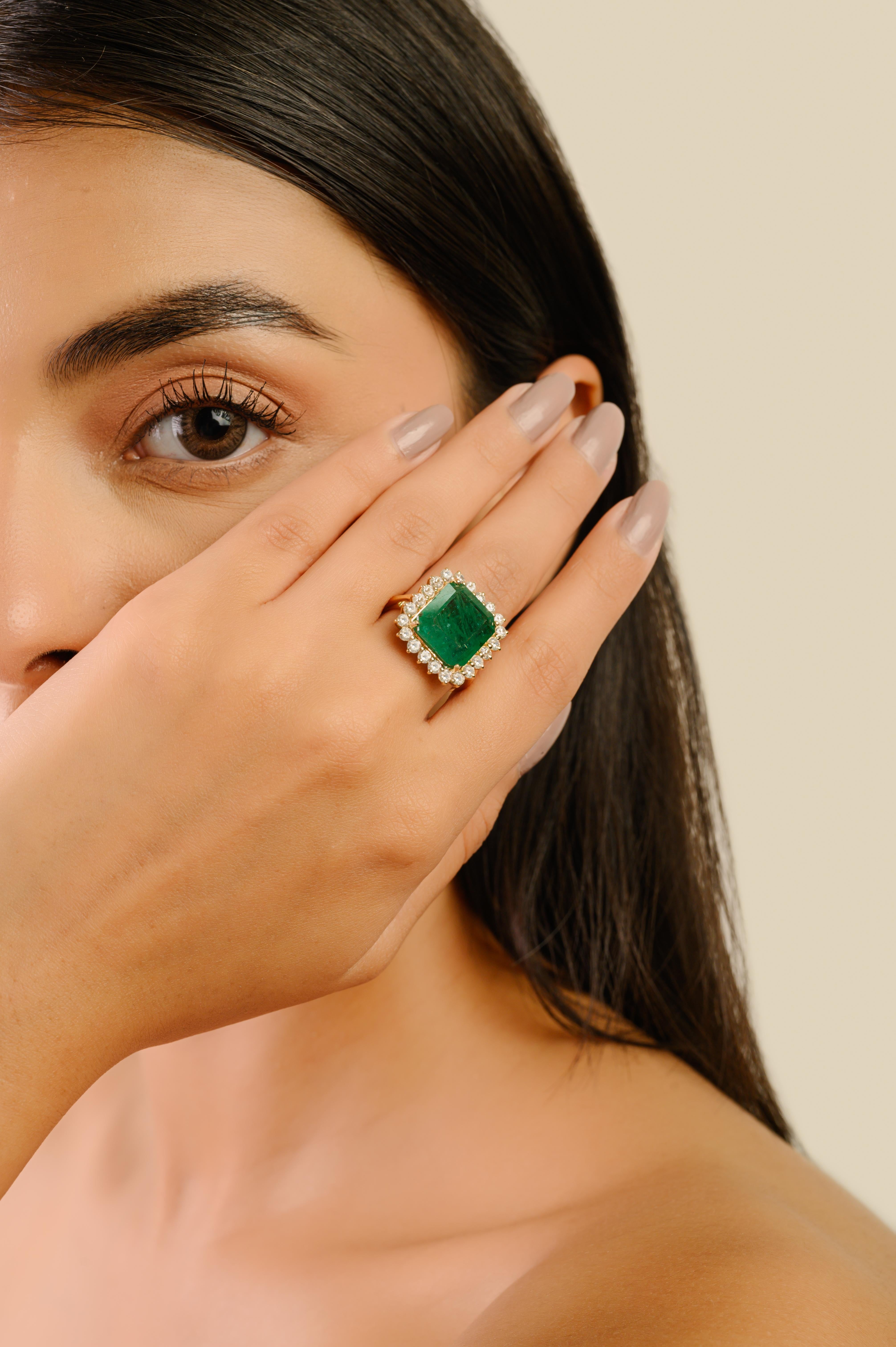 En venta: Esmeralda zambiana certificada de 7,45 quilates y halo de diamantes de 1,01 quilates en oro amarillo de 14 quilates  4