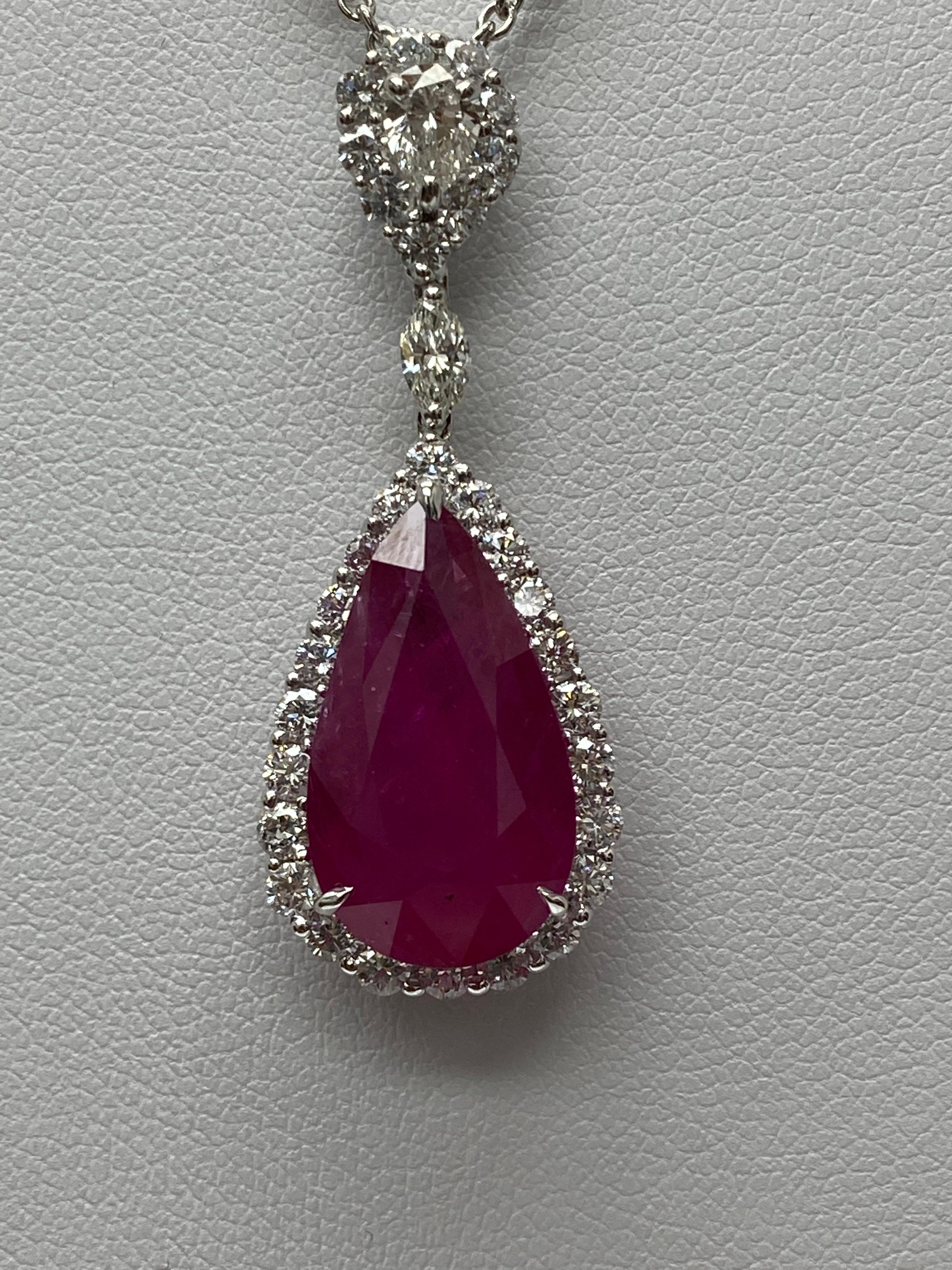 CERTIFIED 7.52 Carat Pear shape Burma Ruby Diamond Drop Necklace in 18K Gold Neuf - En vente à NEW YORK, NY