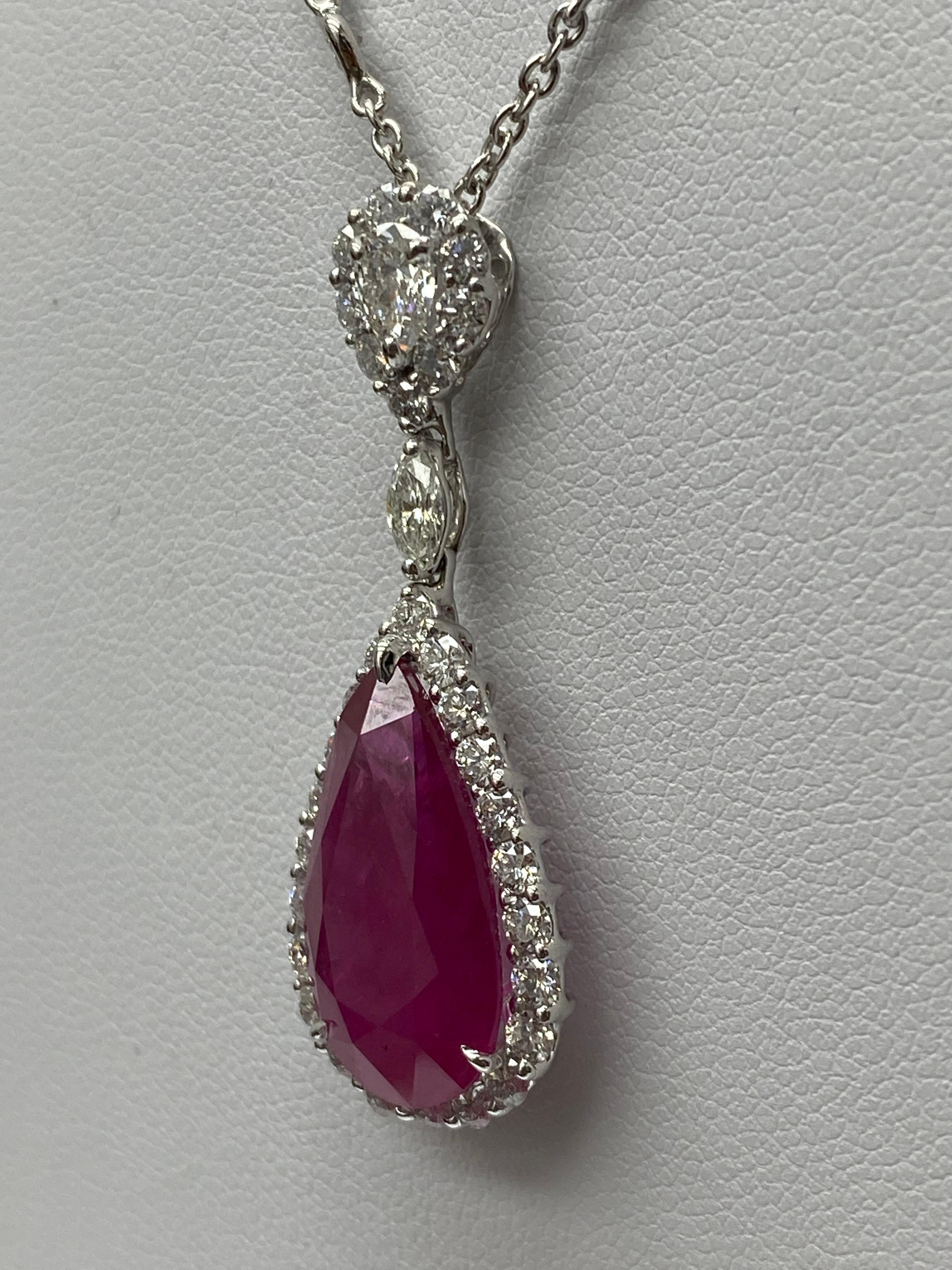 CERTIFIED 7.52 Carat Pear shape Burma Ruby Diamond Drop Necklace in 18K Gold Pour femmes en vente