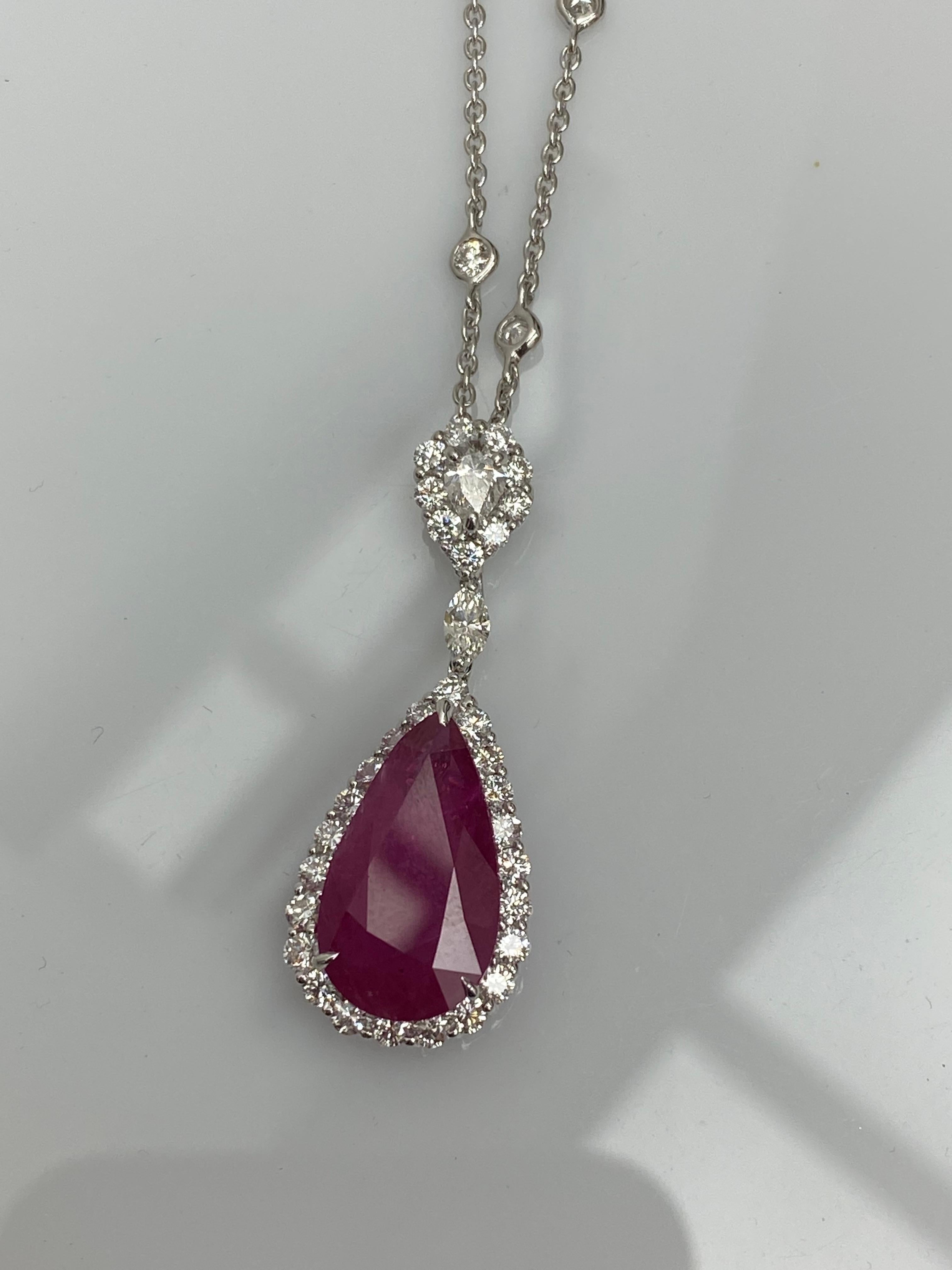 CERTIFIED 7.52 Carat Pear shape Burma Ruby Diamond Drop Necklace in 18K Gold en vente 2